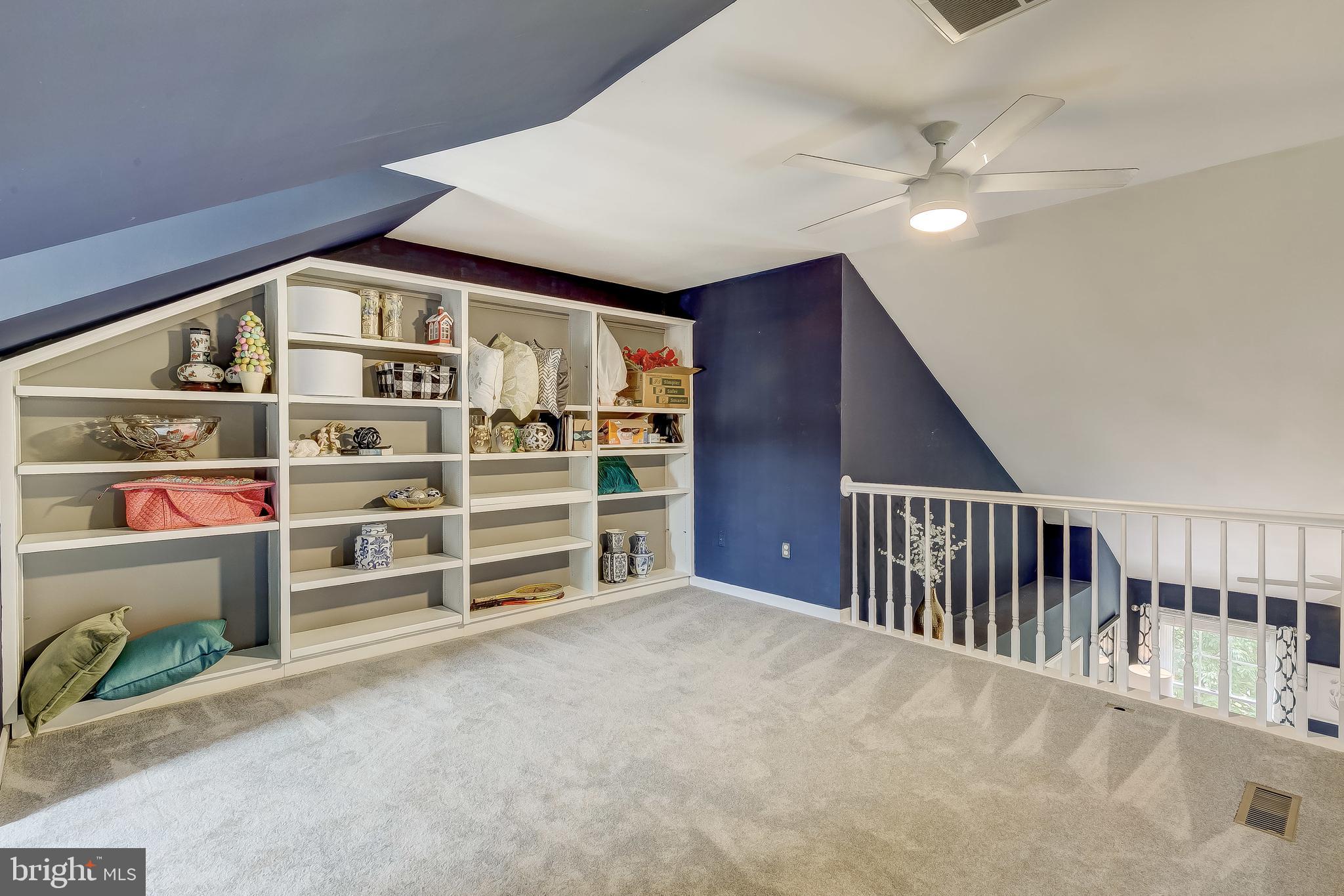 HUNTERS RUN - Residential