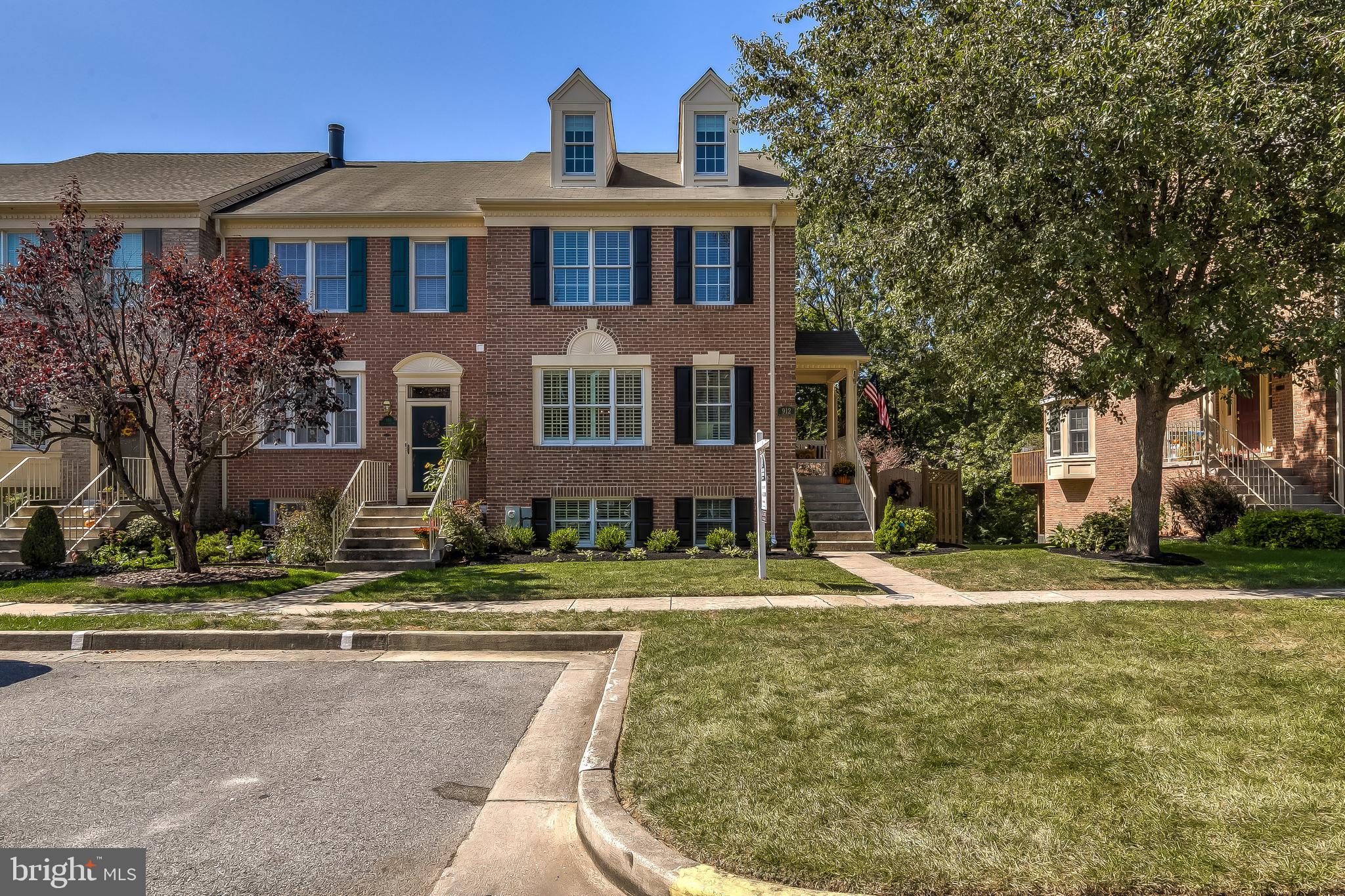 HUNTERS RUN - Residential