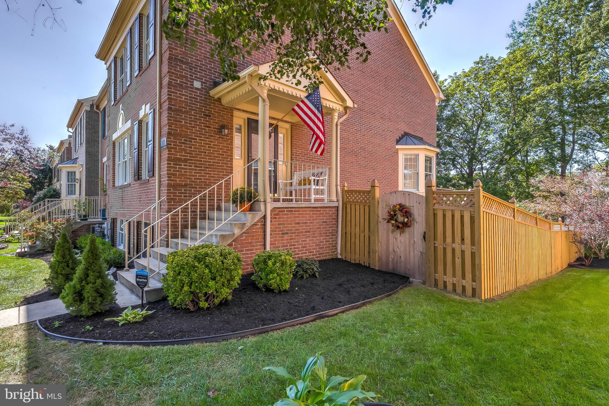 HUNTERS RUN - Residential