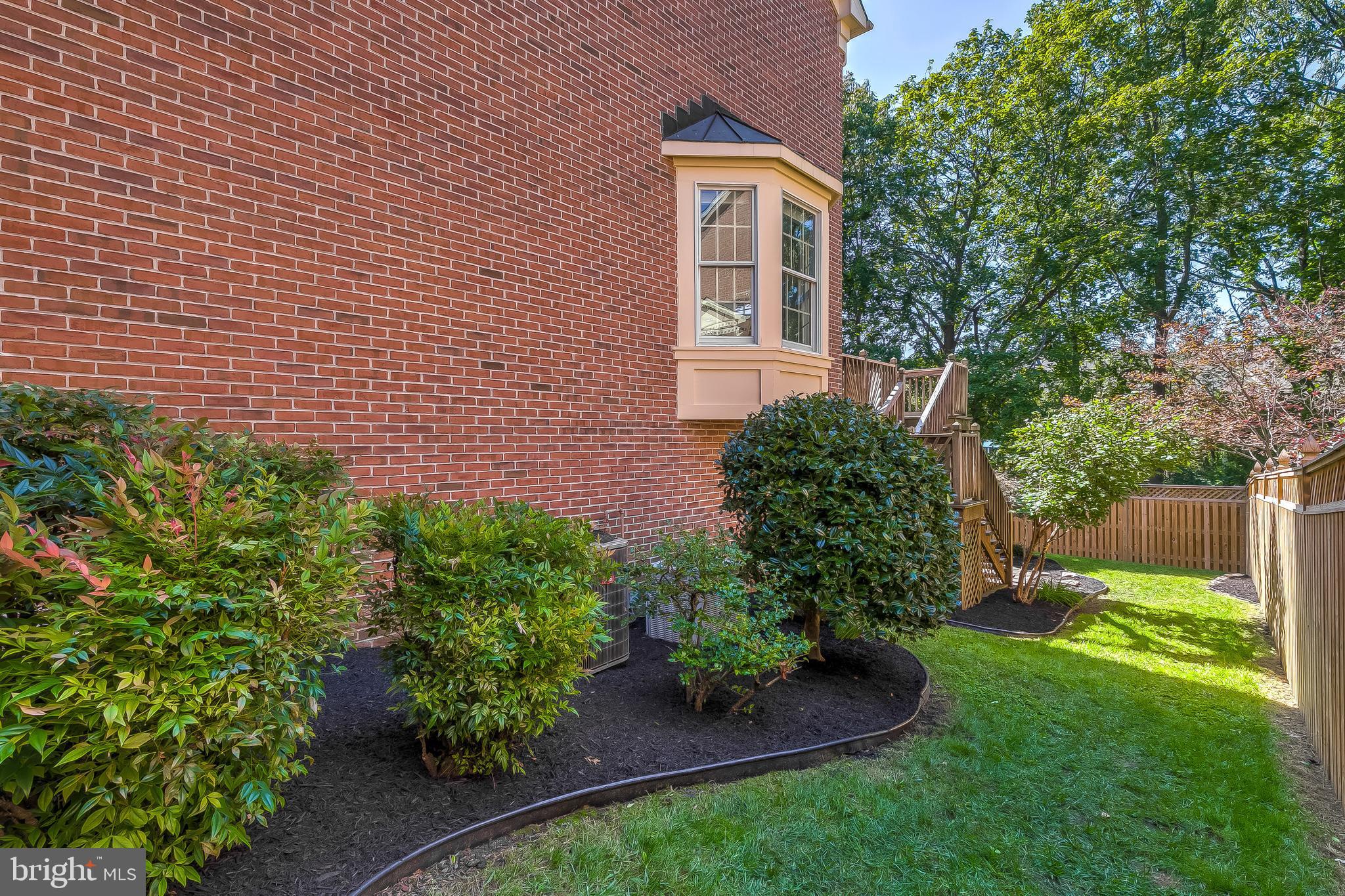 HUNTERS RUN - Residential