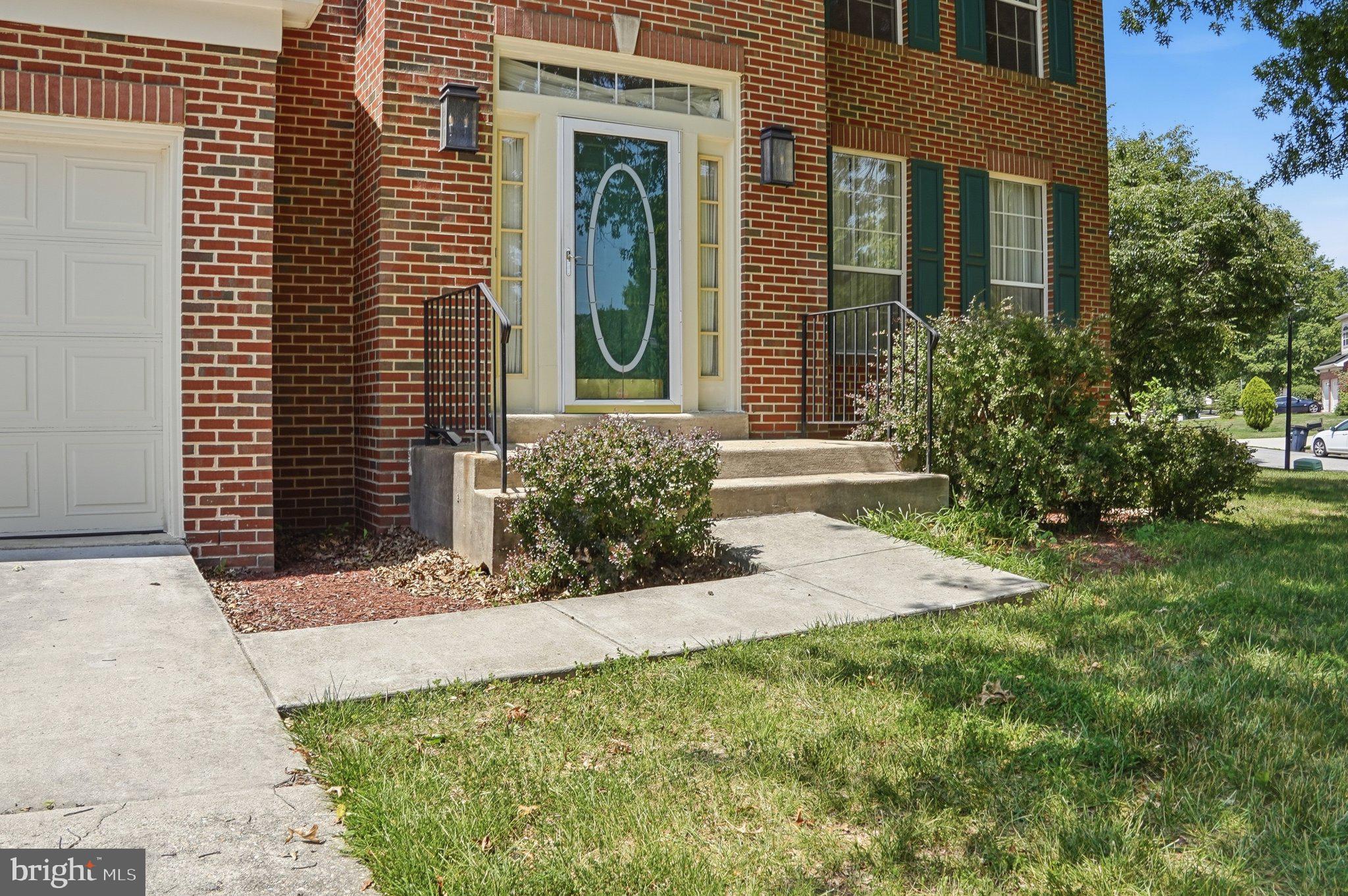 5704 ALLWOOD COURT