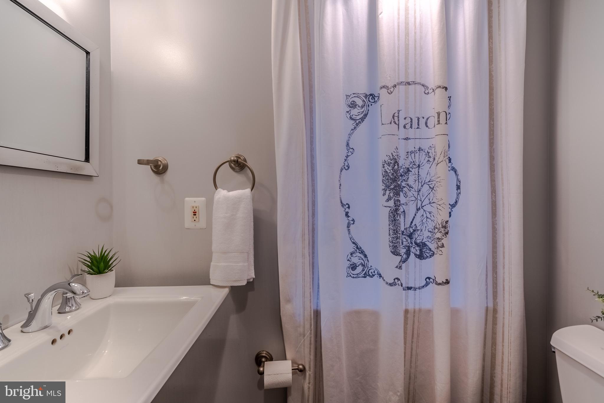 FELLS POINT HISTORIC DISTRICT - Residential Income