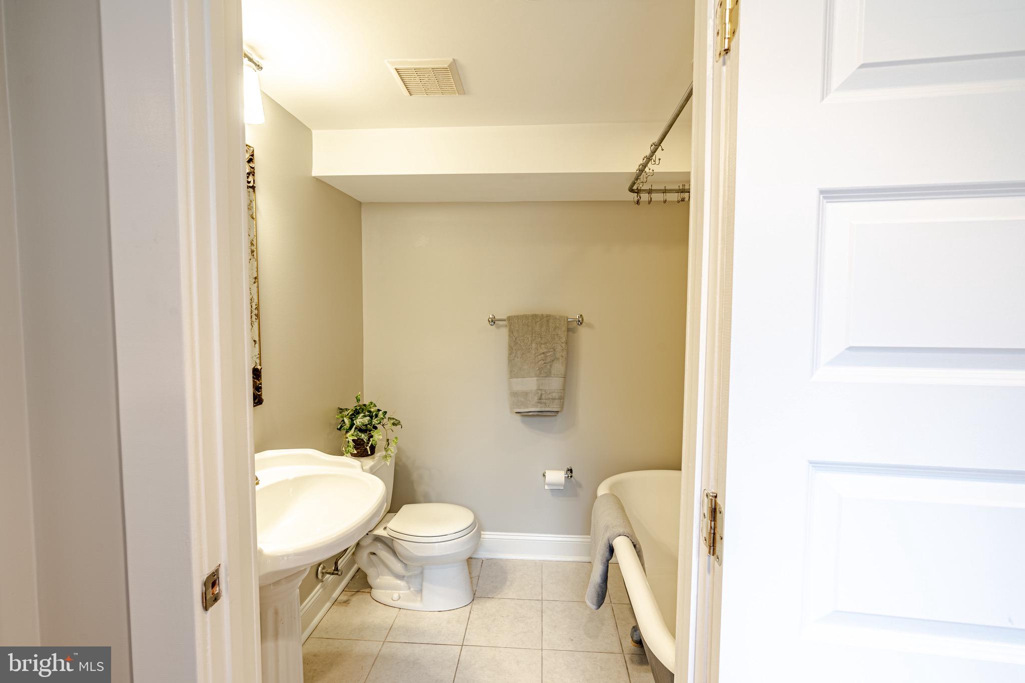 FELLS POINT HISTORIC DISTRICT - Residential Income