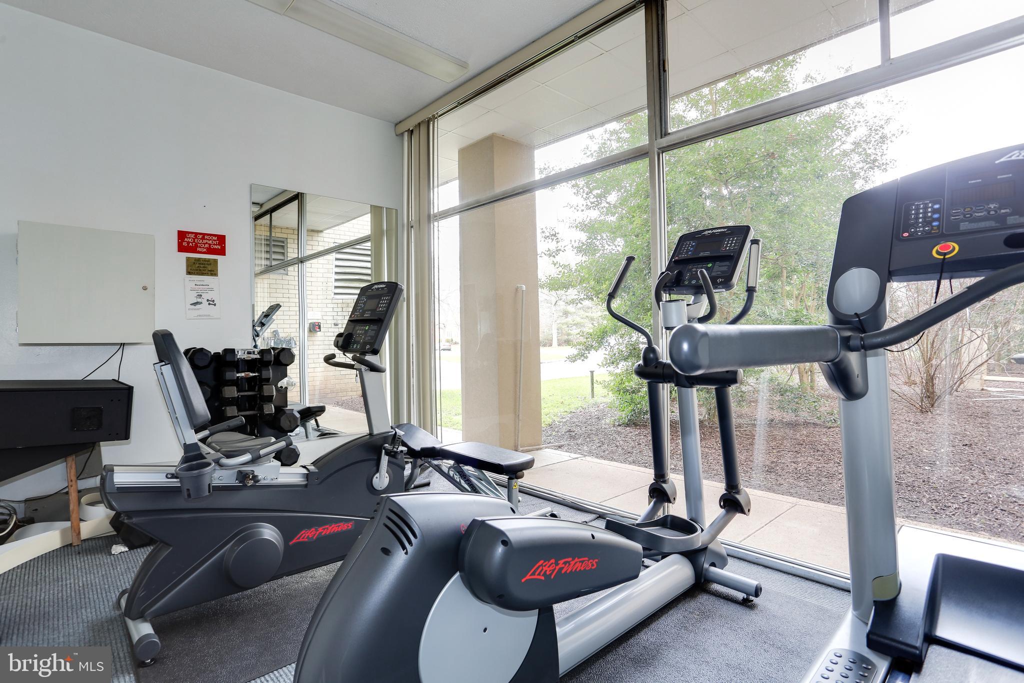 RIVER TOWERS - Residential Lease