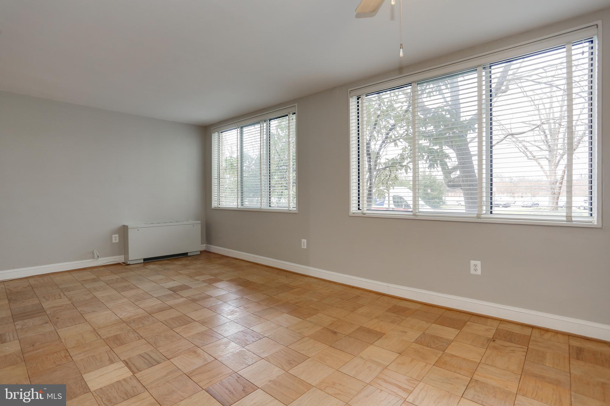 RIVER TOWERS - Residential Lease