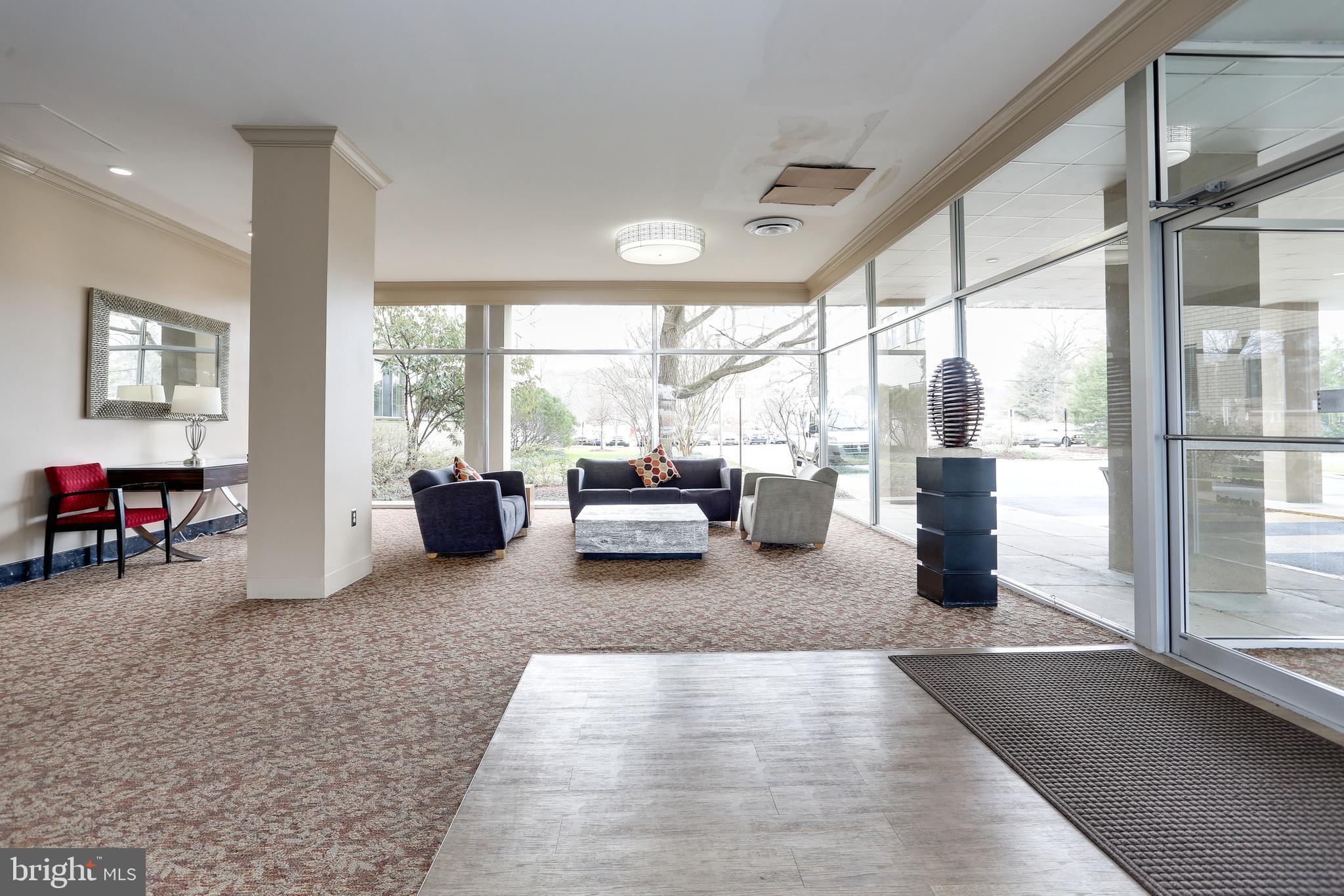 RIVER TOWERS - Residential Lease