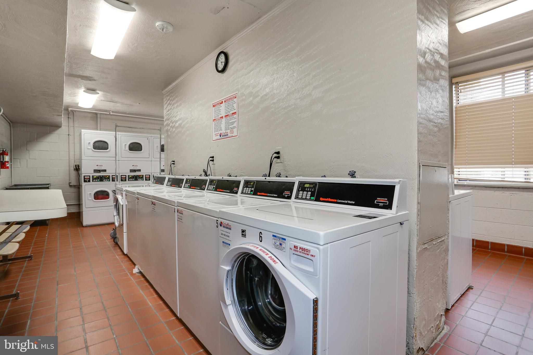 RIVER TOWERS - Residential Lease