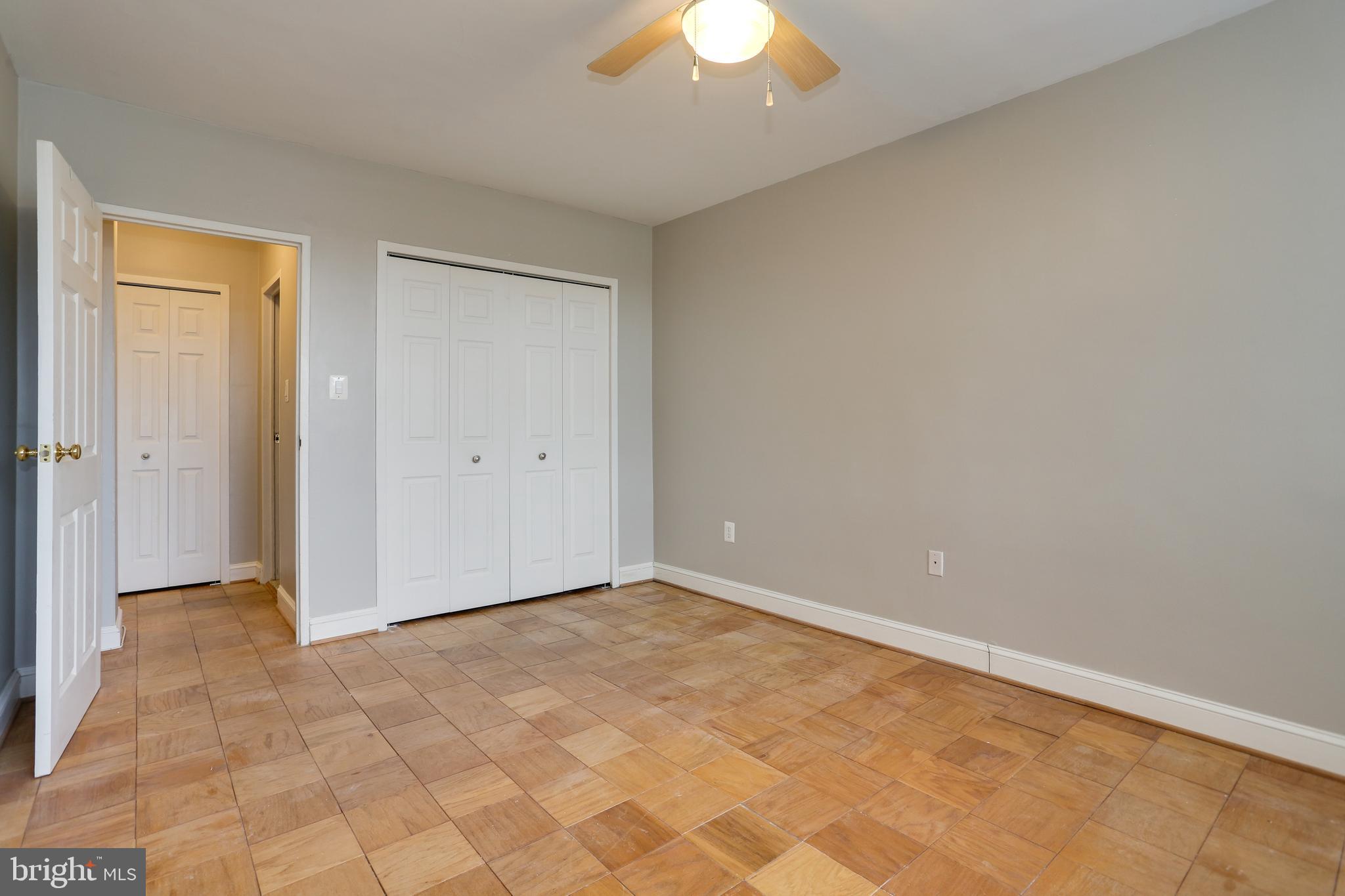 RIVER TOWERS - Residential Lease