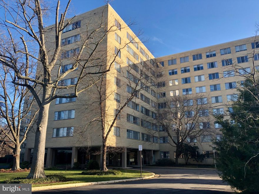 First floor one-bedroom unit has renovated kitchen with granite counters, quality appliances and bar seating, along with an updated bath, original parquet floors and fresh paint. Rent includes all utilities and terrific River Towers amenities: access to pool, exercise room, picnic tables, clubhouse, tennis courts, parking. Great location off of GW Parkway, adjacent to the Potomac River and with a bus to Huntington Metro right outside the building. Three blocks to restaurants, shopping, library and rec center.  No pets, please.