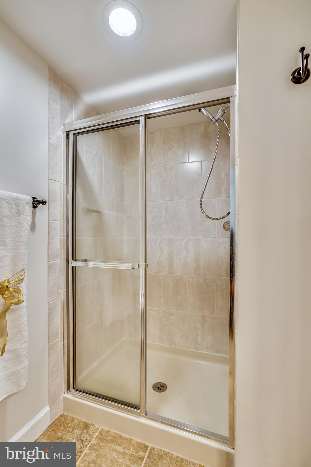 KINGS CONTRIVANCE - Residential Lease