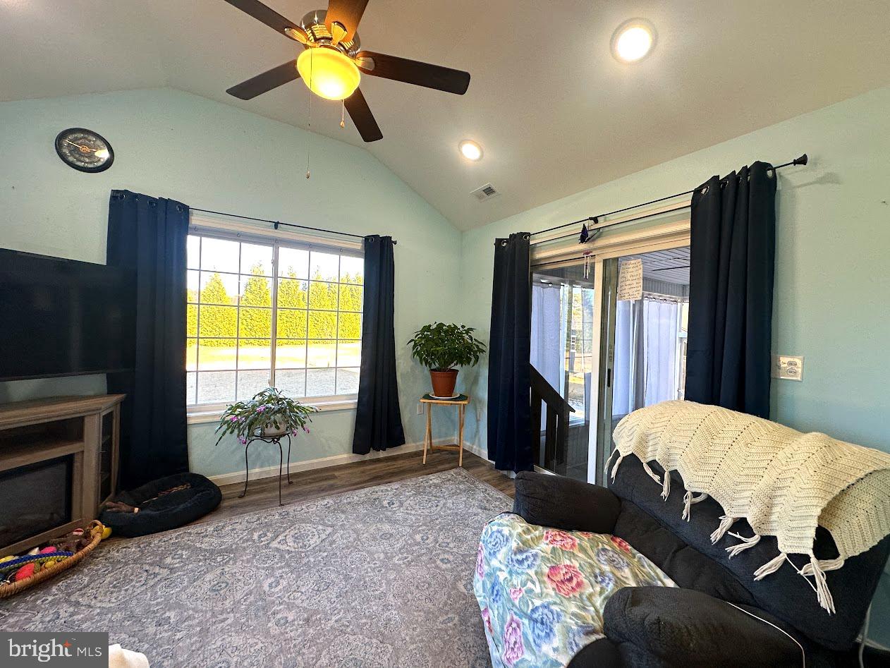 SOUTHPOINTE CROSSING - Residential