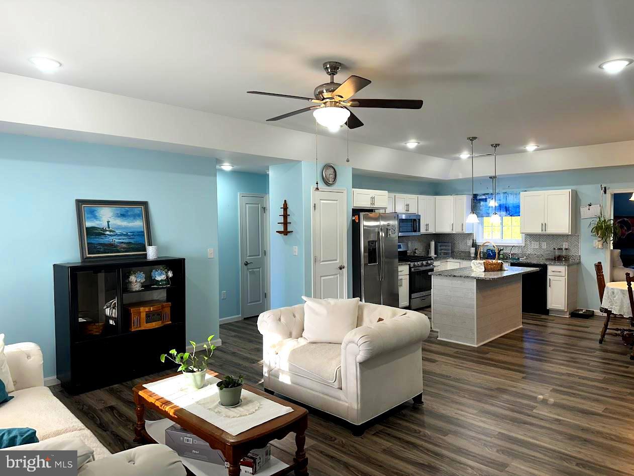 SOUTHPOINTE CROSSING - Residential