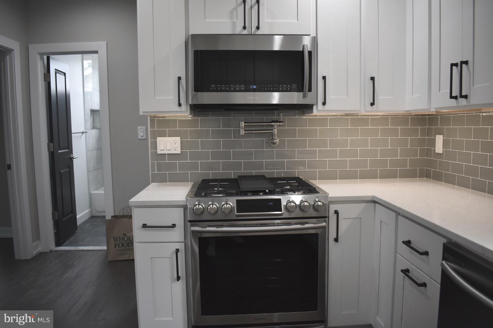 MT RAINIER- FUNKHOUSERS - Residential