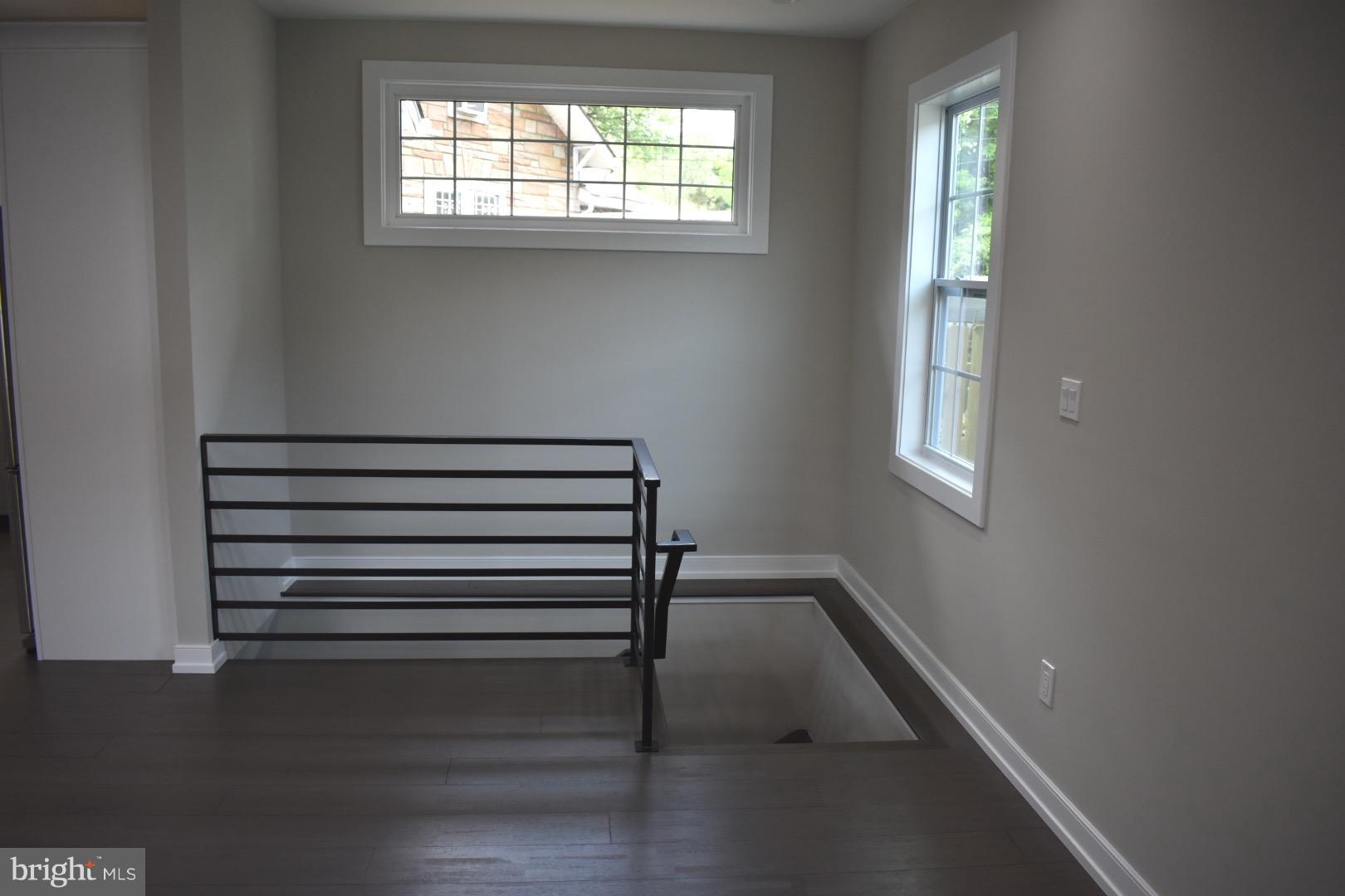 MT RAINIER- FUNKHOUSERS - Residential