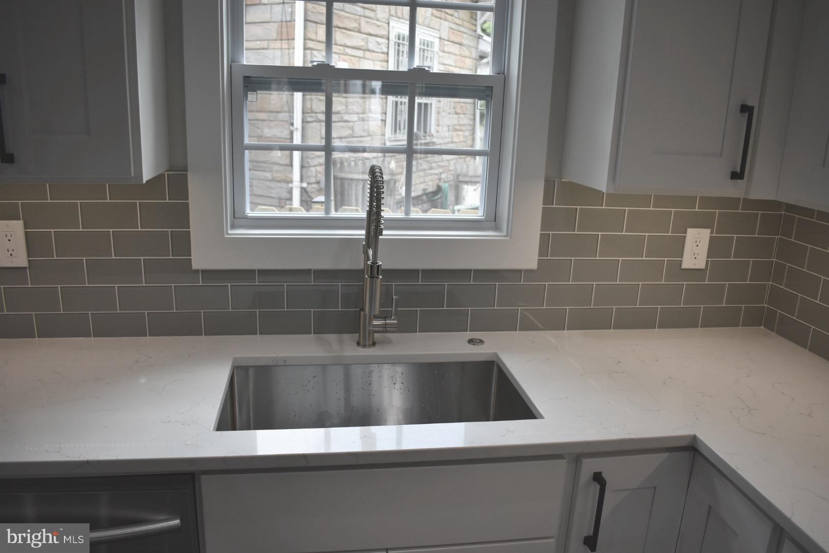 MT RAINIER- FUNKHOUSERS - Residential