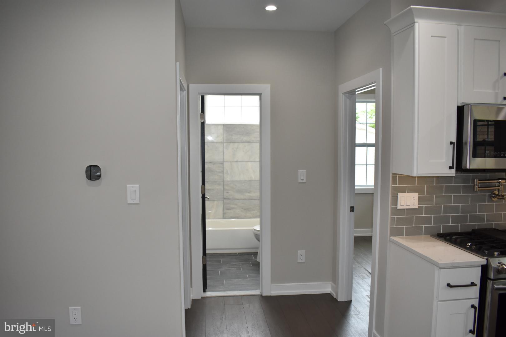 MT RAINIER- FUNKHOUSERS - Residential