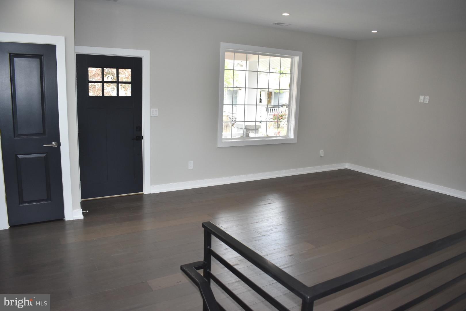 MT RAINIER- FUNKHOUSERS - Residential