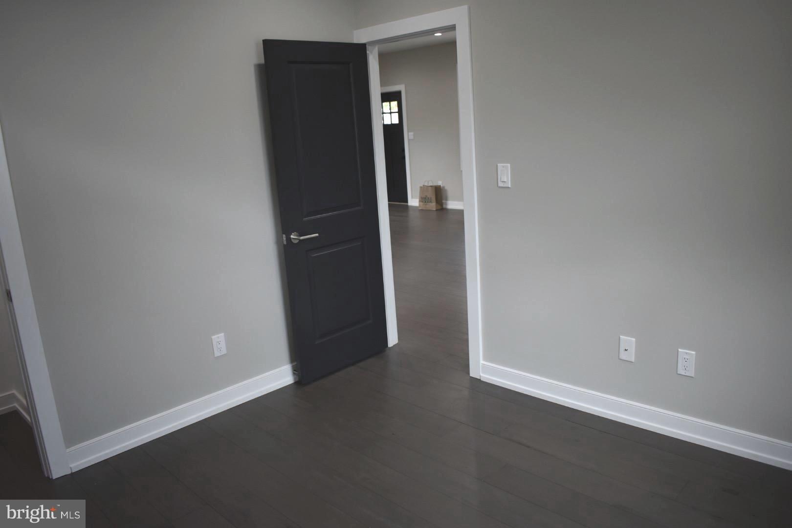 MT RAINIER- FUNKHOUSERS - Residential