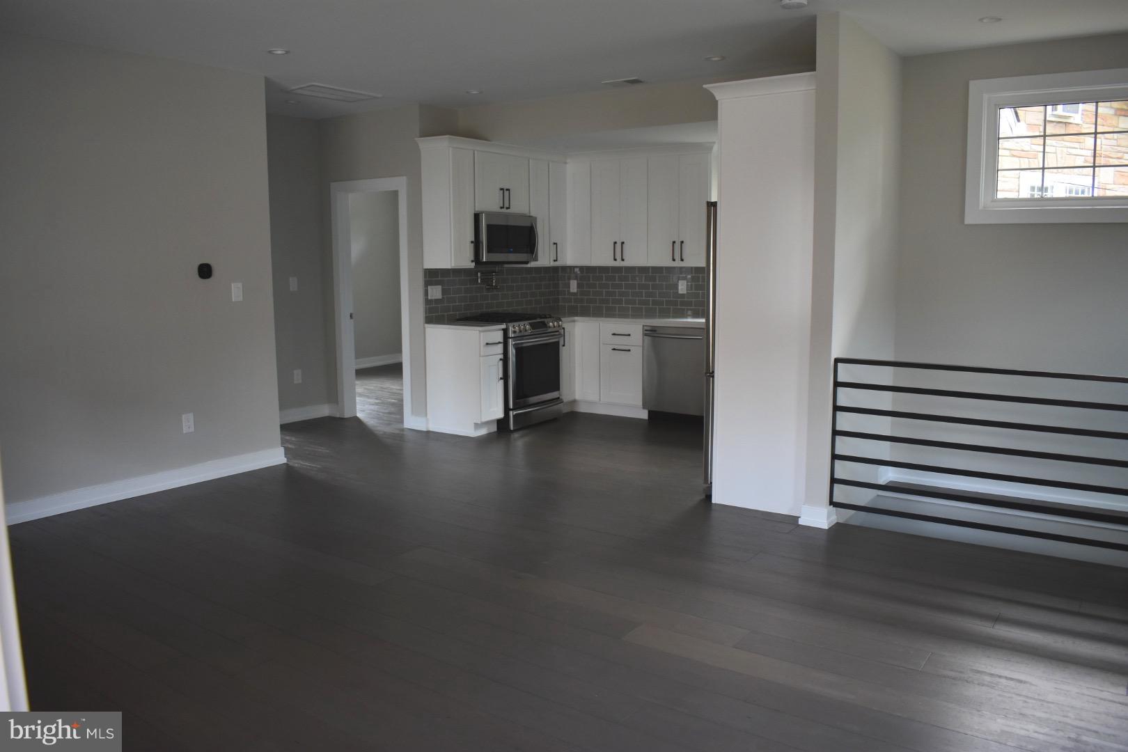 MT RAINIER- FUNKHOUSERS - Residential