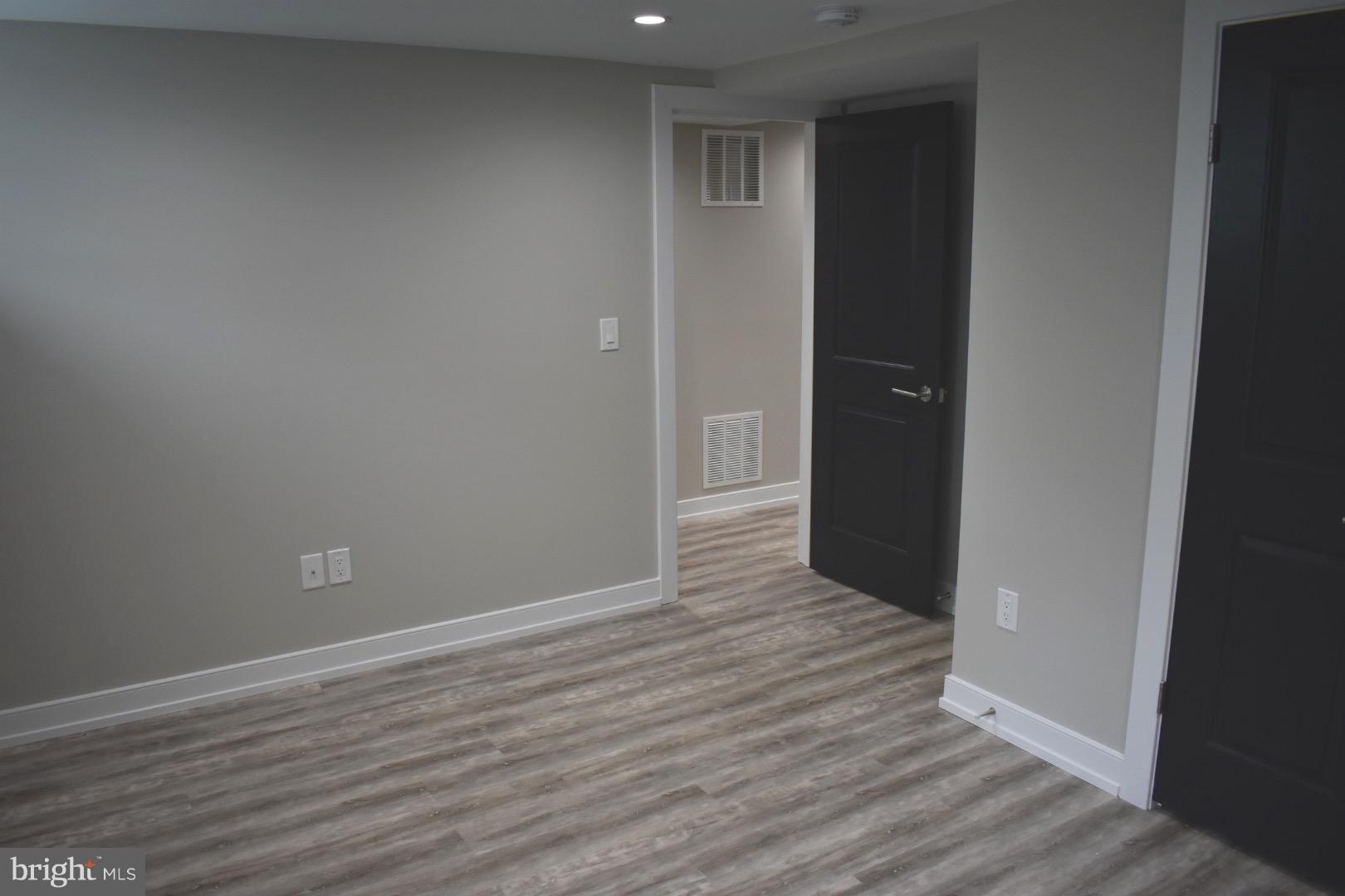 MT RAINIER- FUNKHOUSERS - Residential