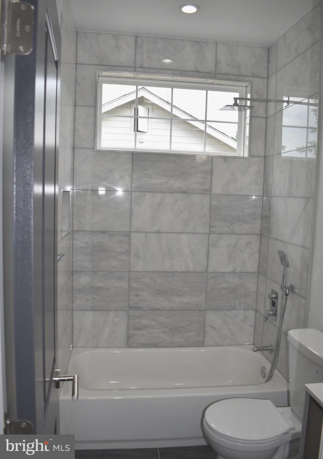 MT RAINIER- FUNKHOUSERS - Residential