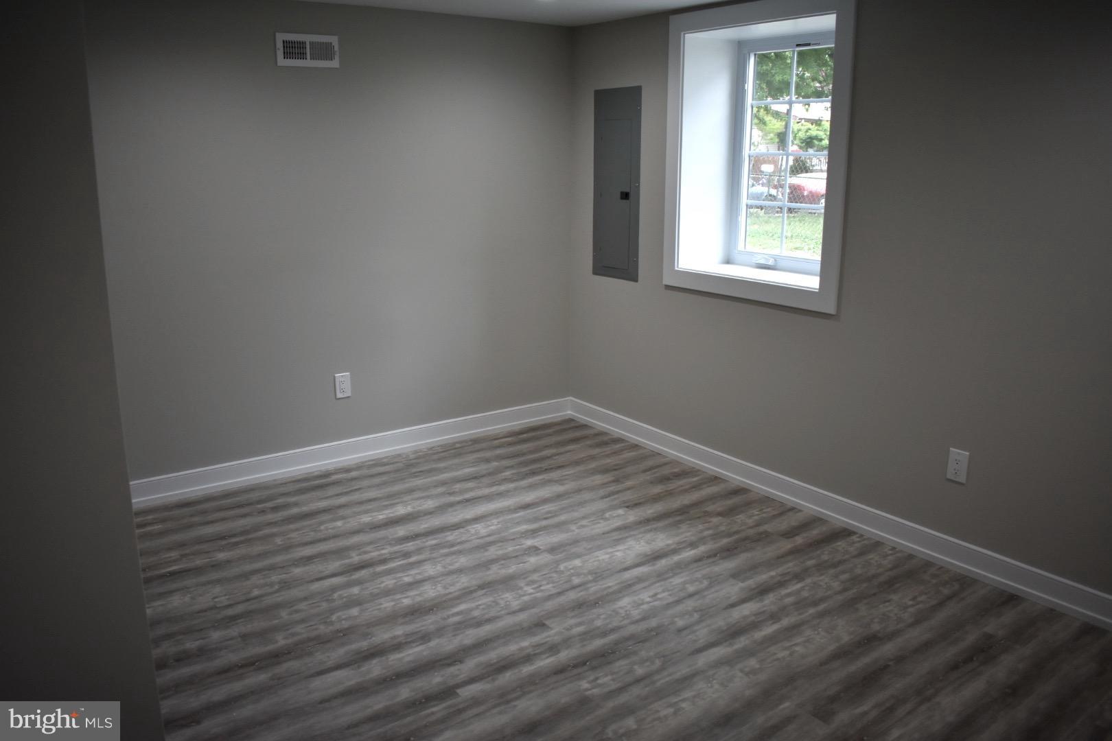 MT RAINIER- FUNKHOUSERS - Residential