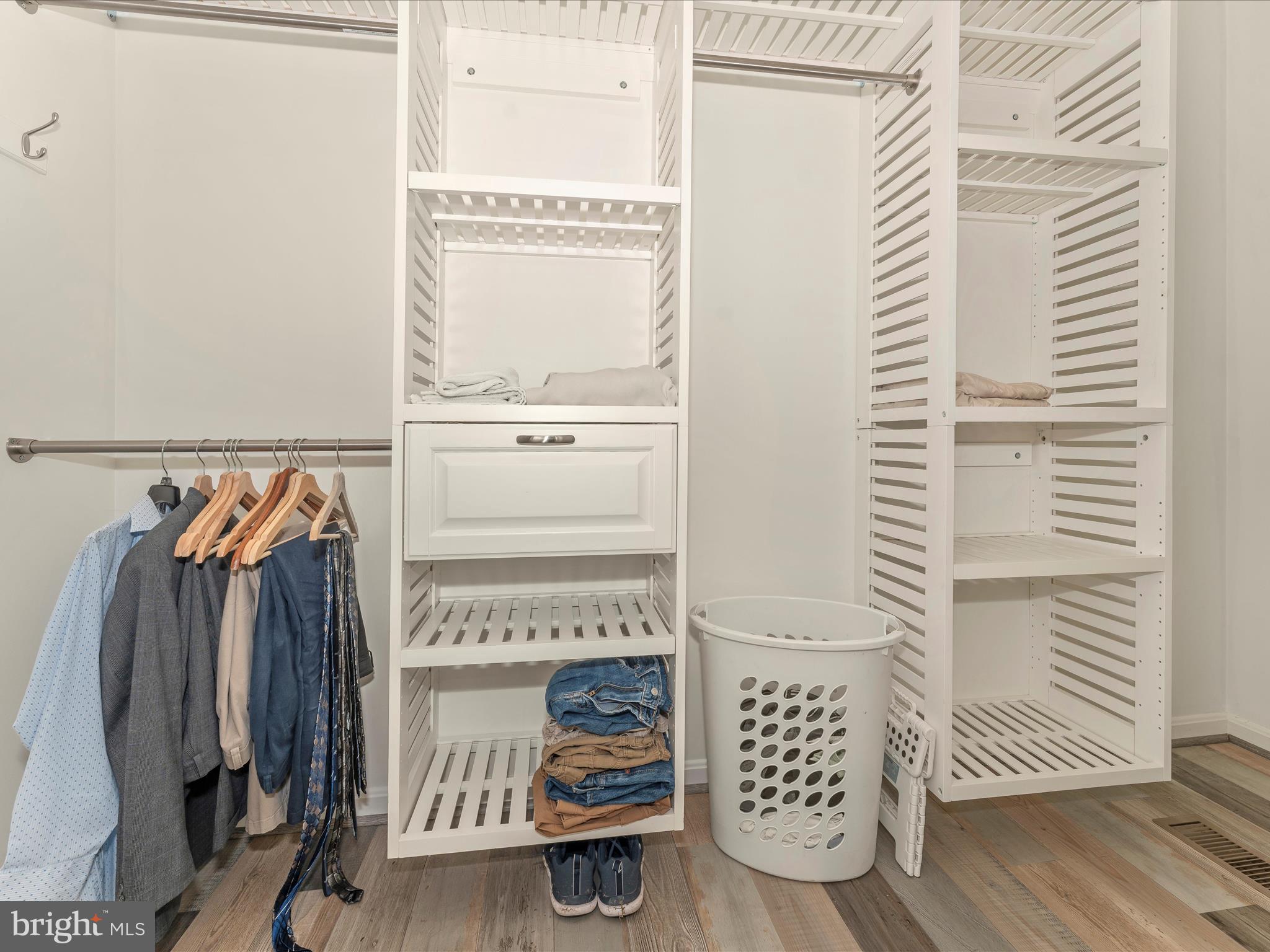 LONGVIEW ESTATES - Residential