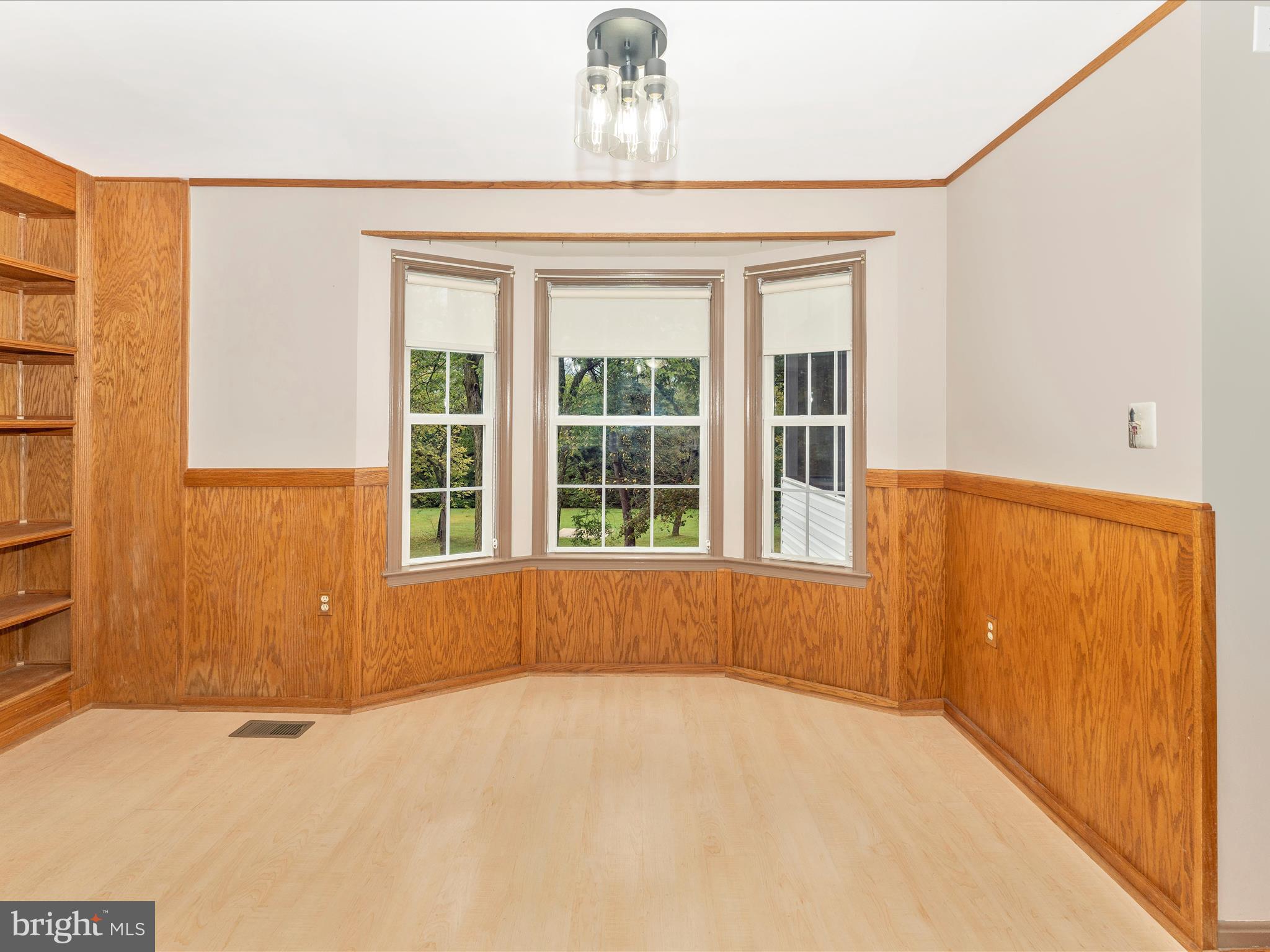 LONGVIEW ESTATES - Residential