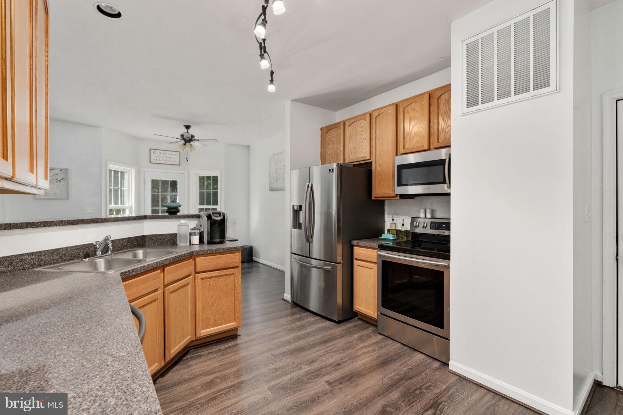 LAKE LAND OR - Residential