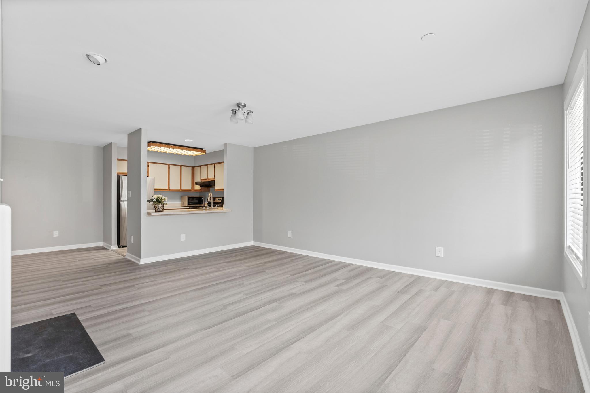 CHRISTOPHER COURT - Residential