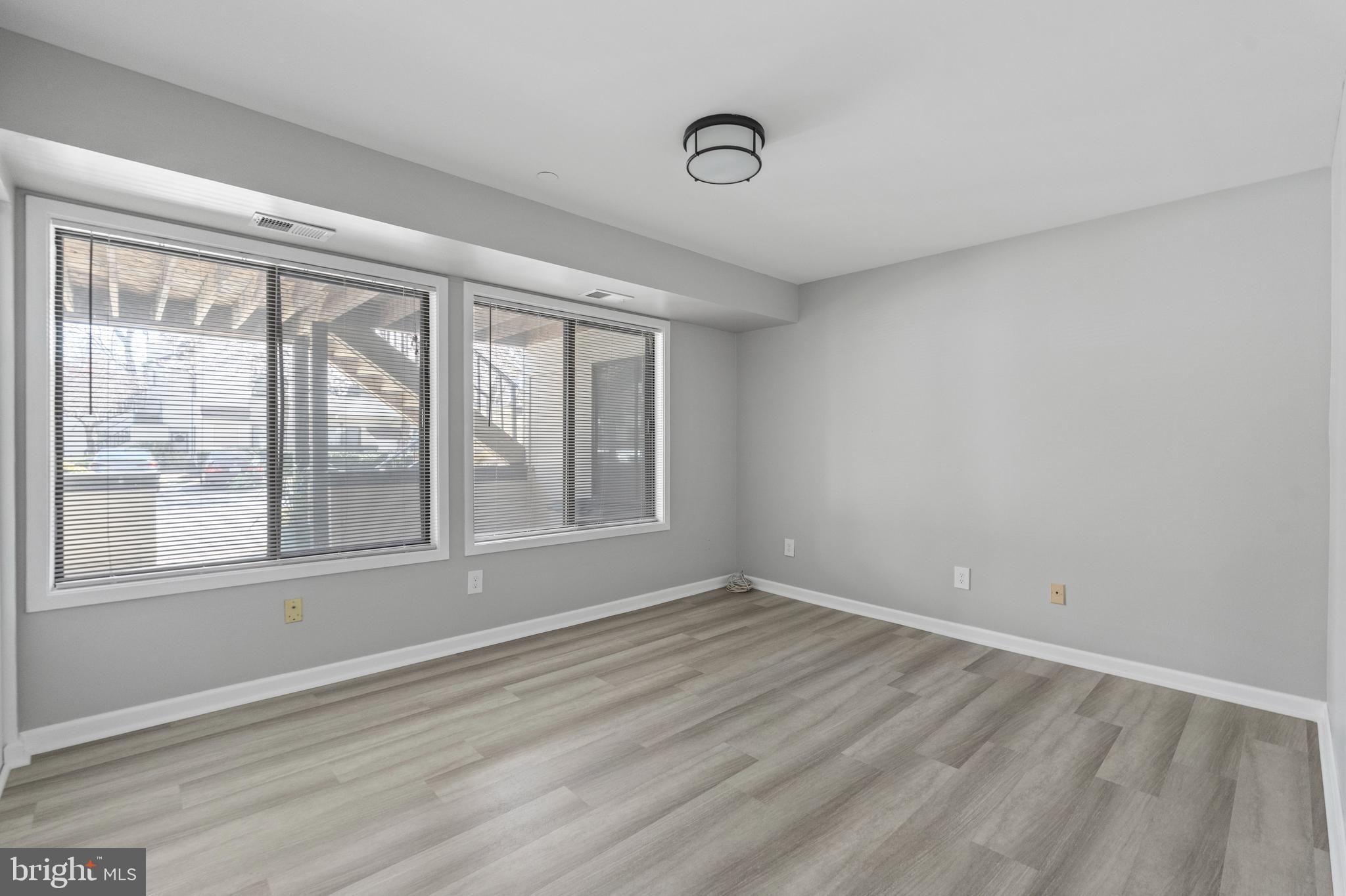 CHRISTOPHER COURT - Residential