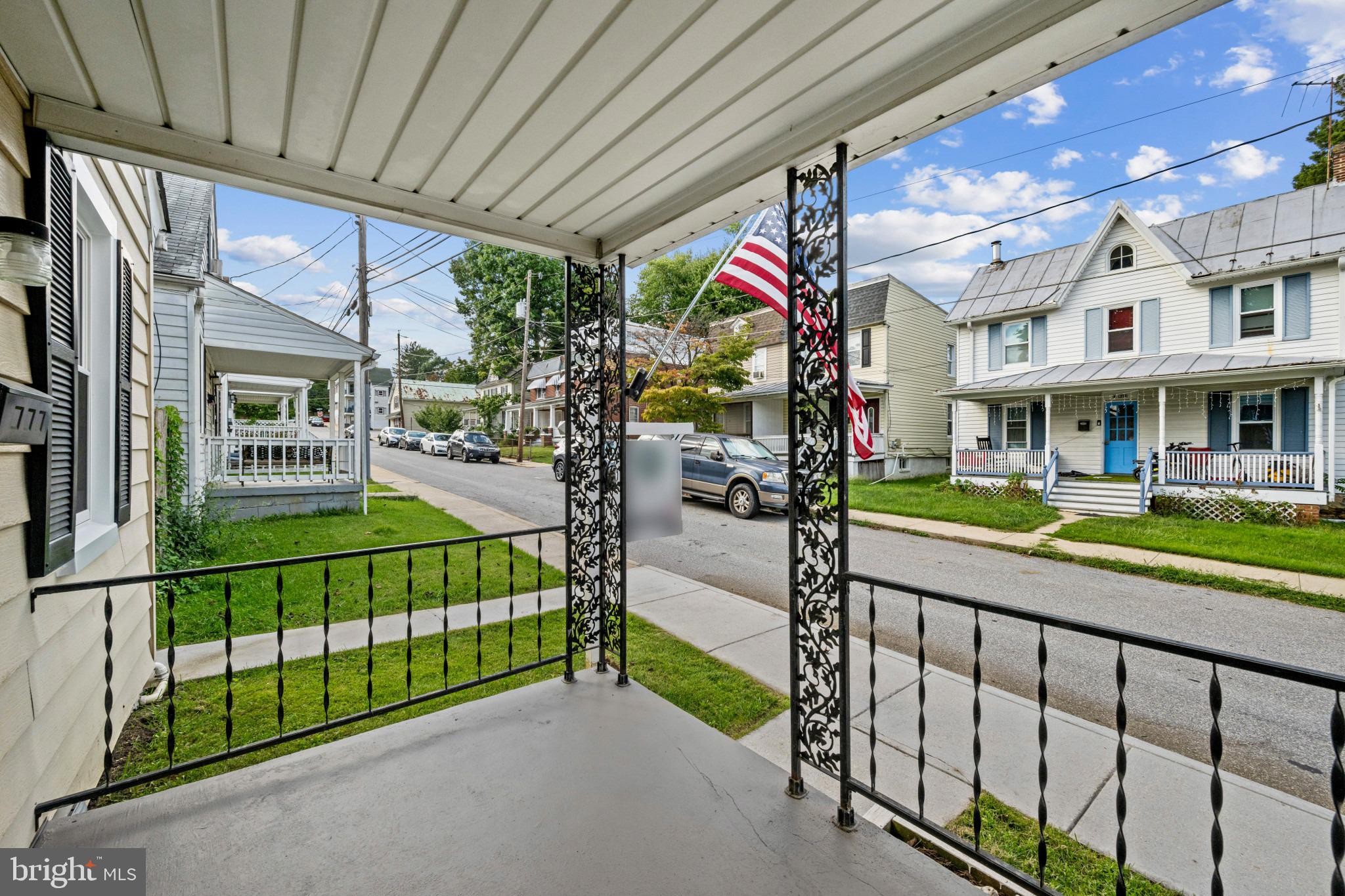 10 WARD AVENUE