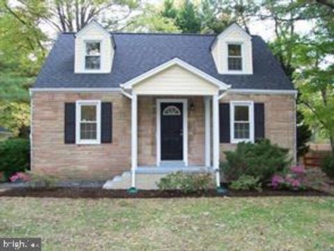 Photo of 8104 Prince Georges Drive, FORT WASHINGTON, MD 20744 (MLS # MDPG2197356)
