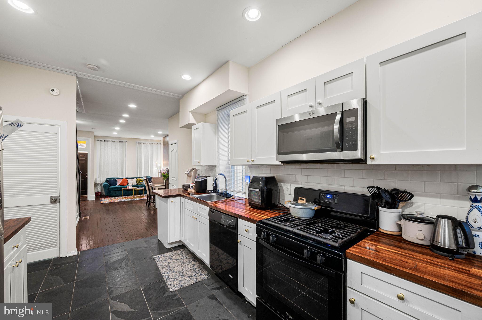 FRANCISVILLE - Residential