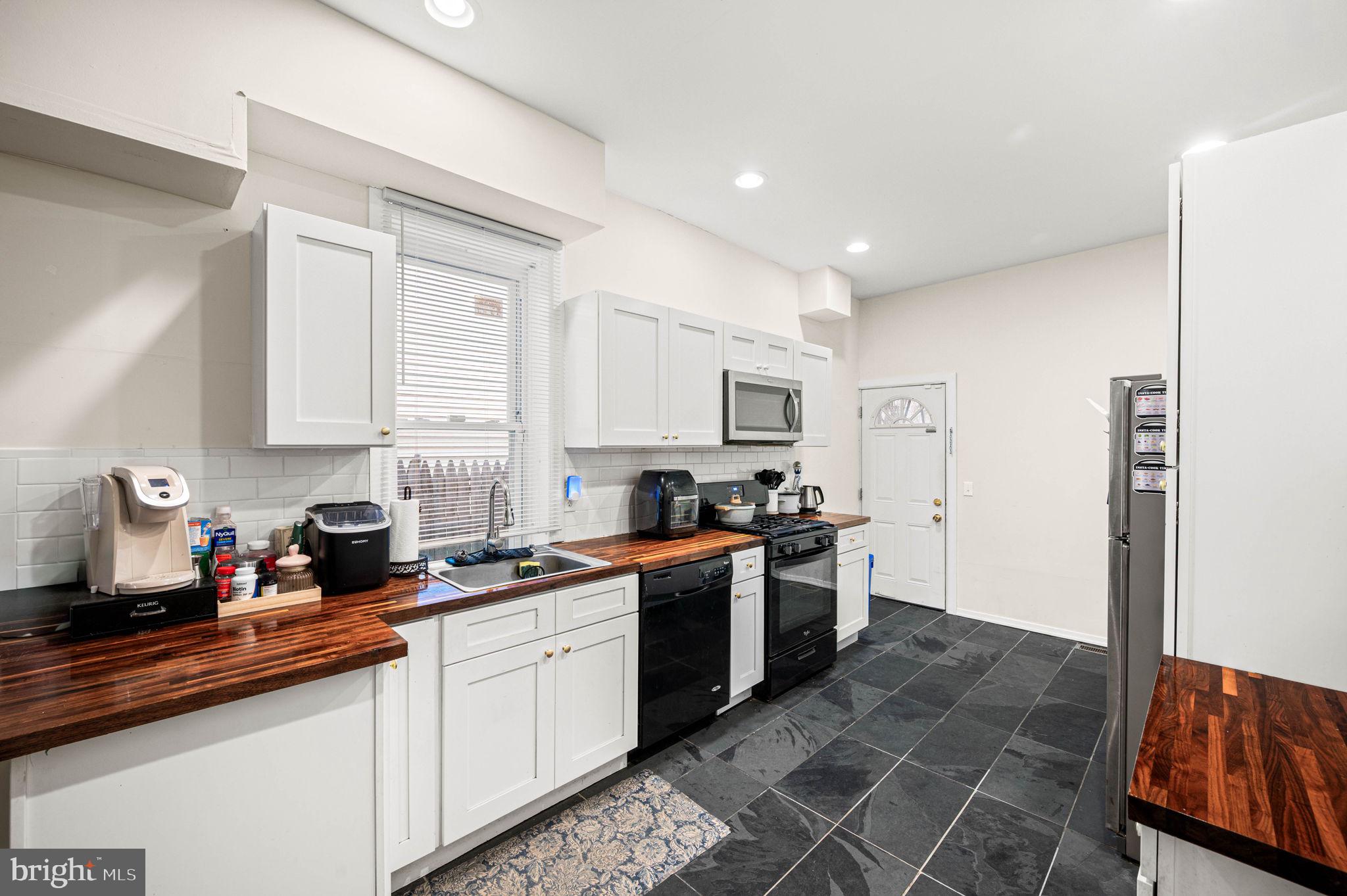 FRANCISVILLE - Residential