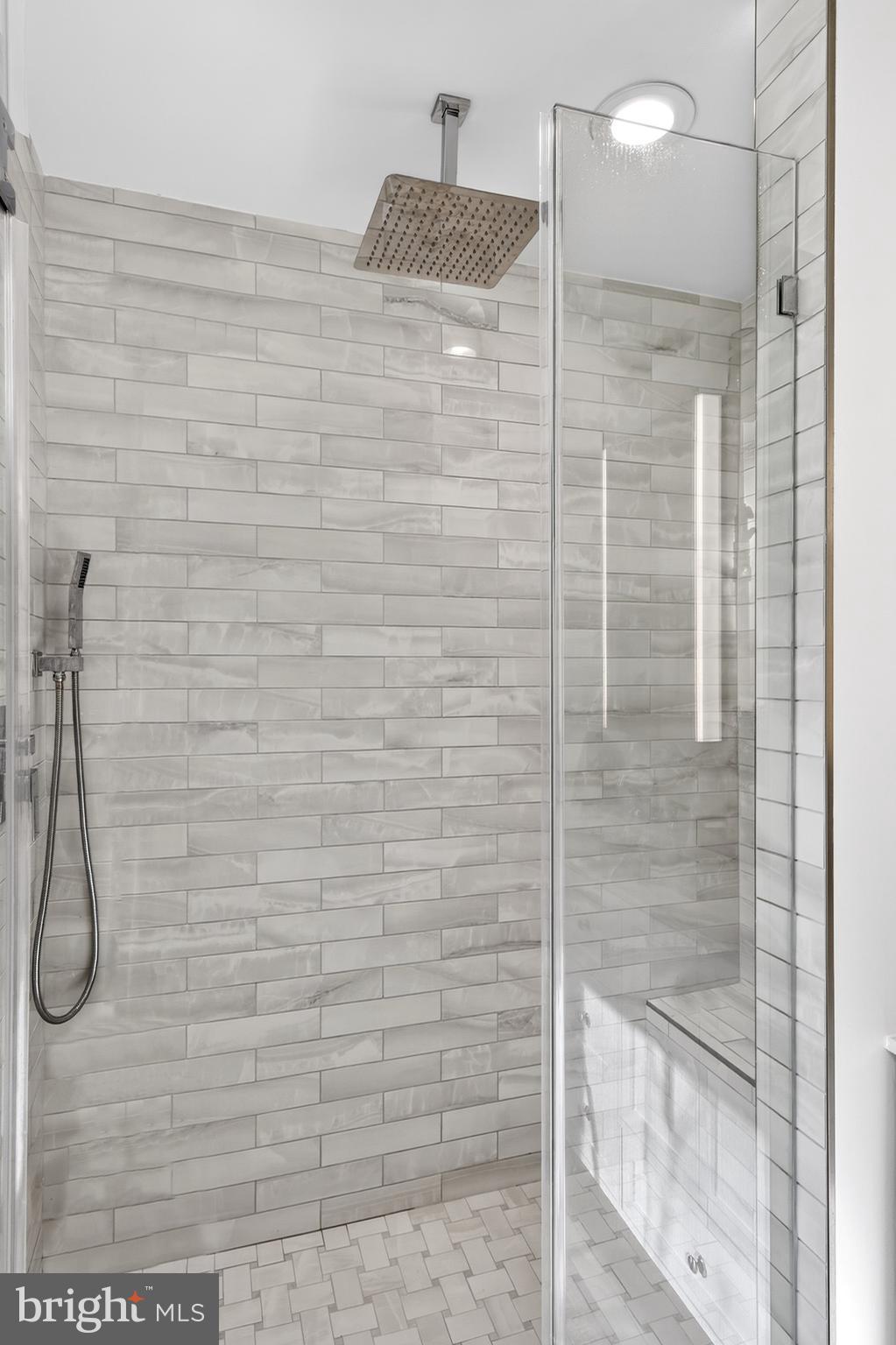 RIVERWOOD - Residential