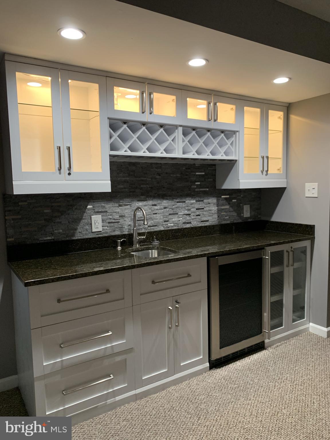 AUTUMN VIEW - Residential Lease