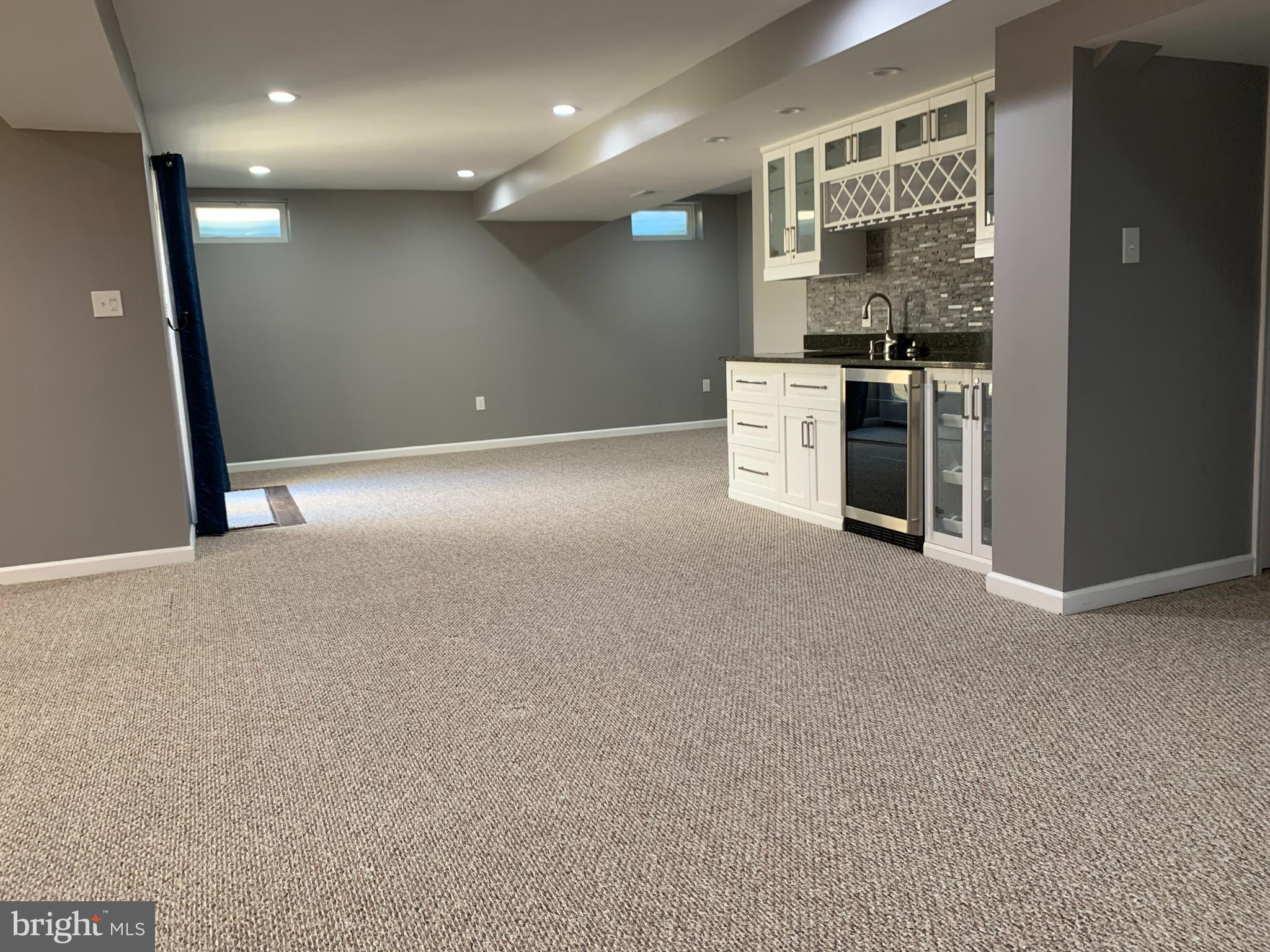 AUTUMN VIEW - Residential Lease