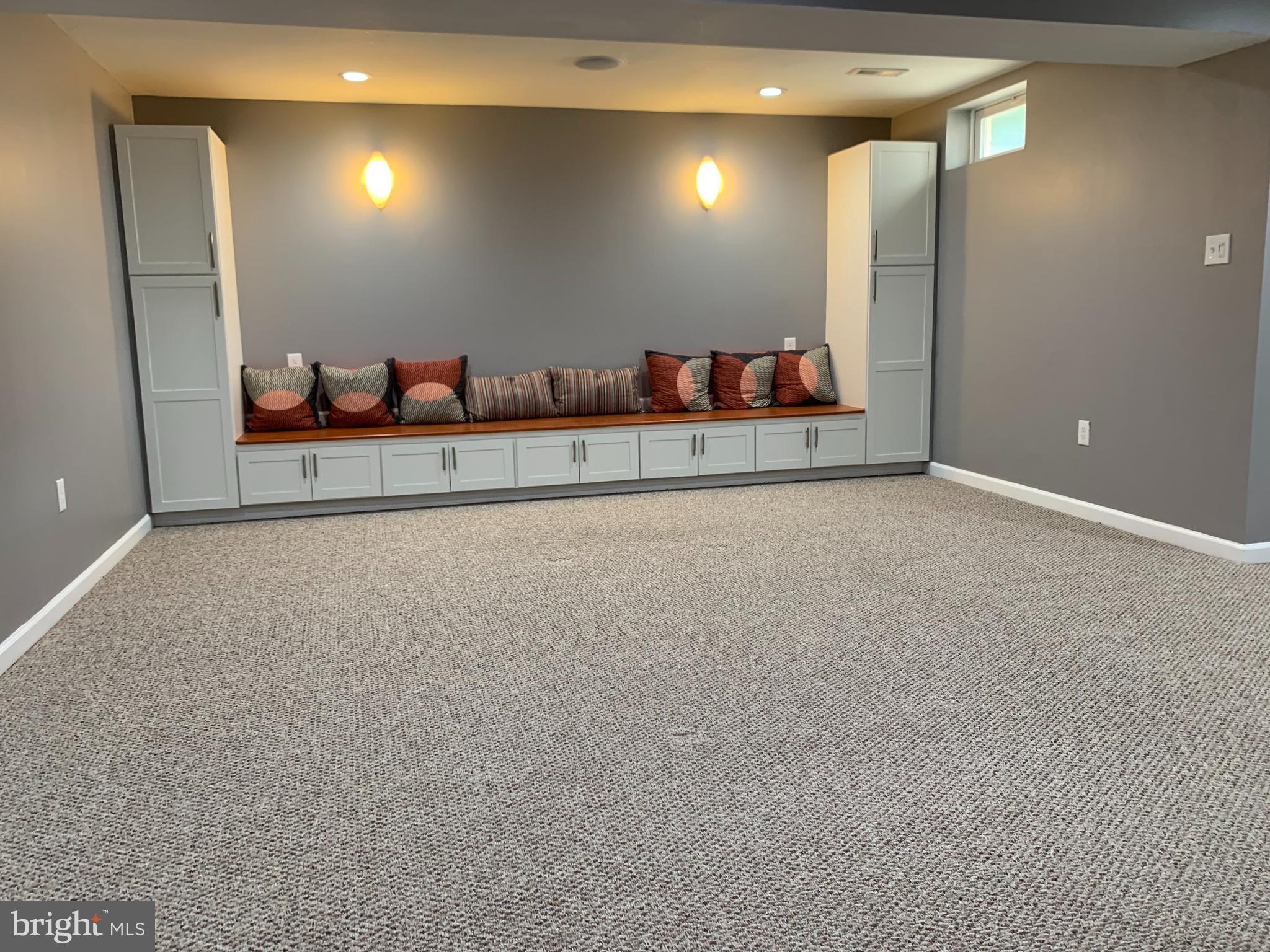 AUTUMN VIEW - Residential Lease