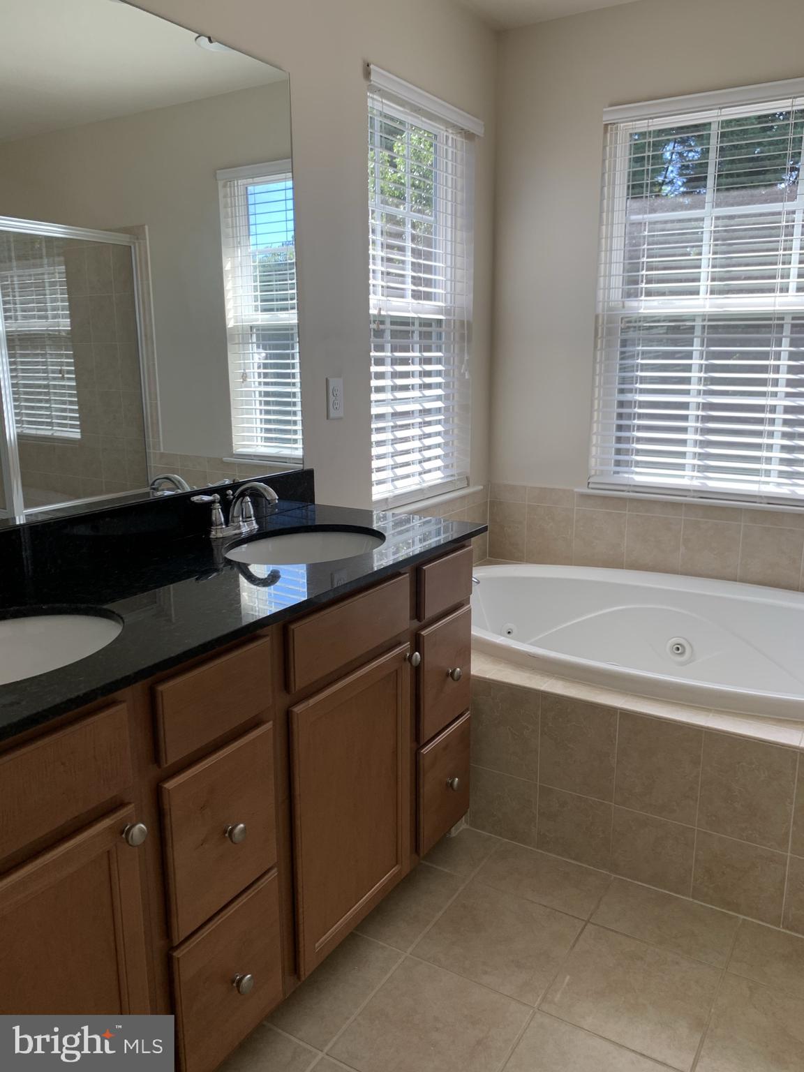 AUTUMN VIEW - Residential Lease