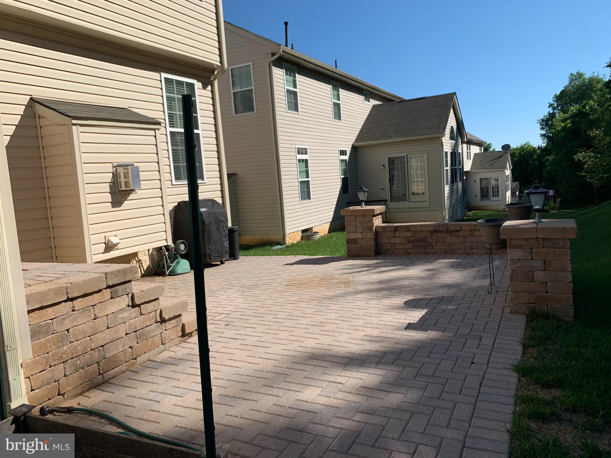 AUTUMN VIEW - Residential Lease