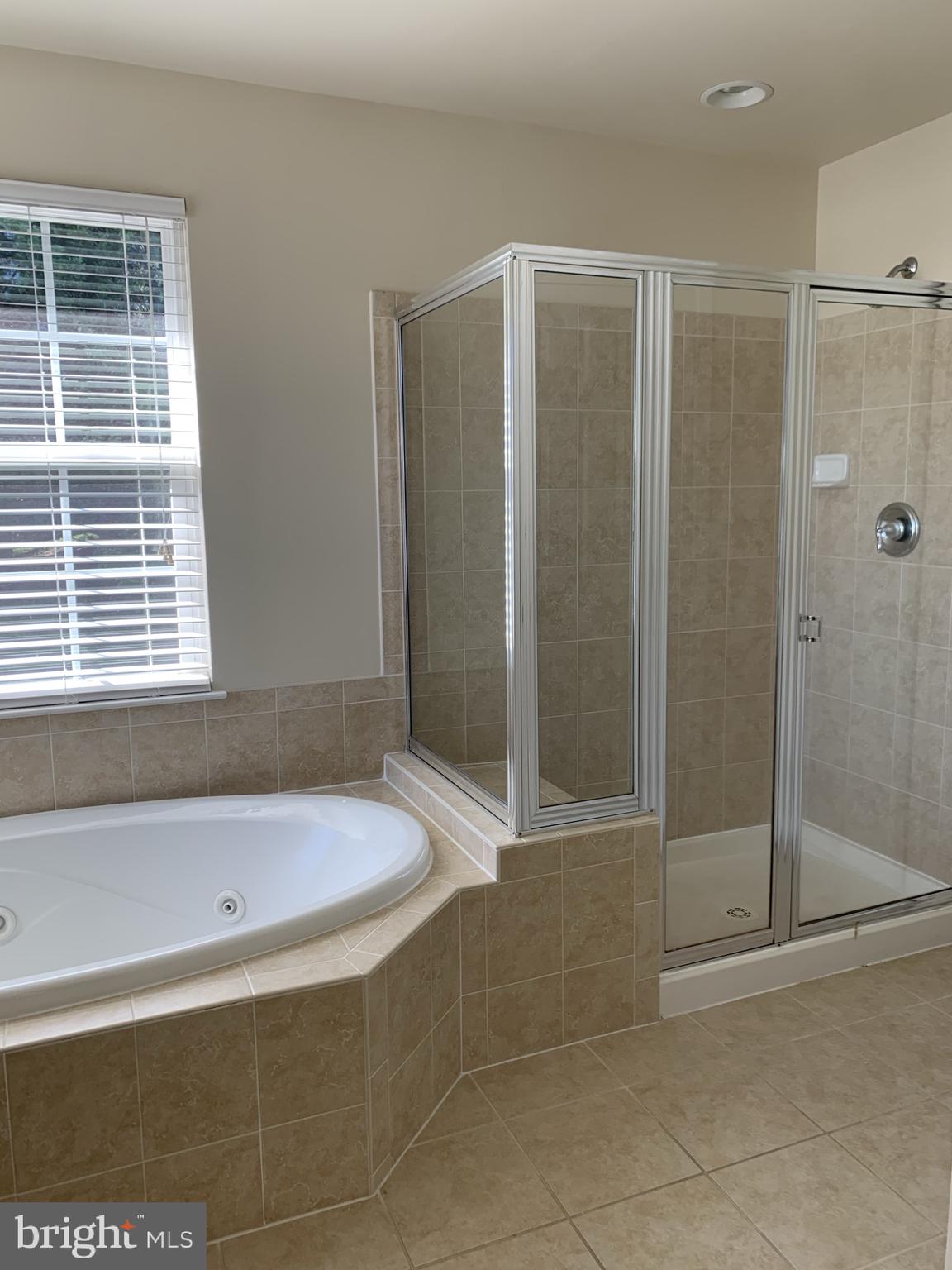 AUTUMN VIEW - Residential Lease