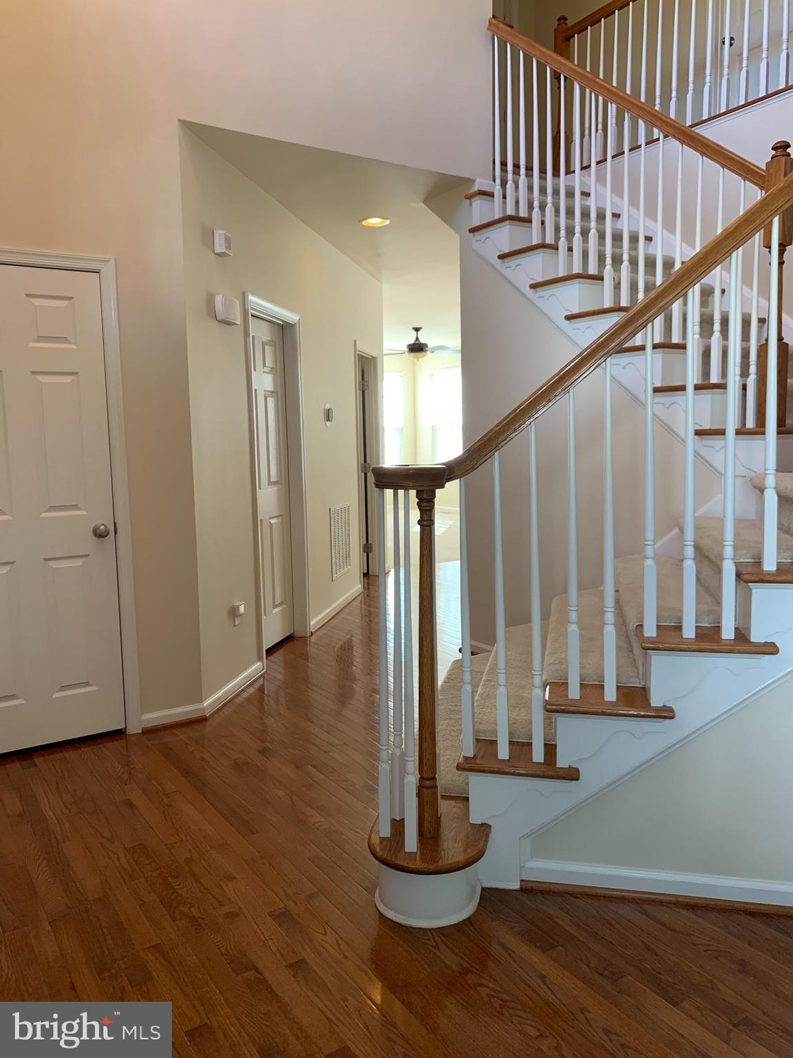 AUTUMN VIEW - Residential Lease