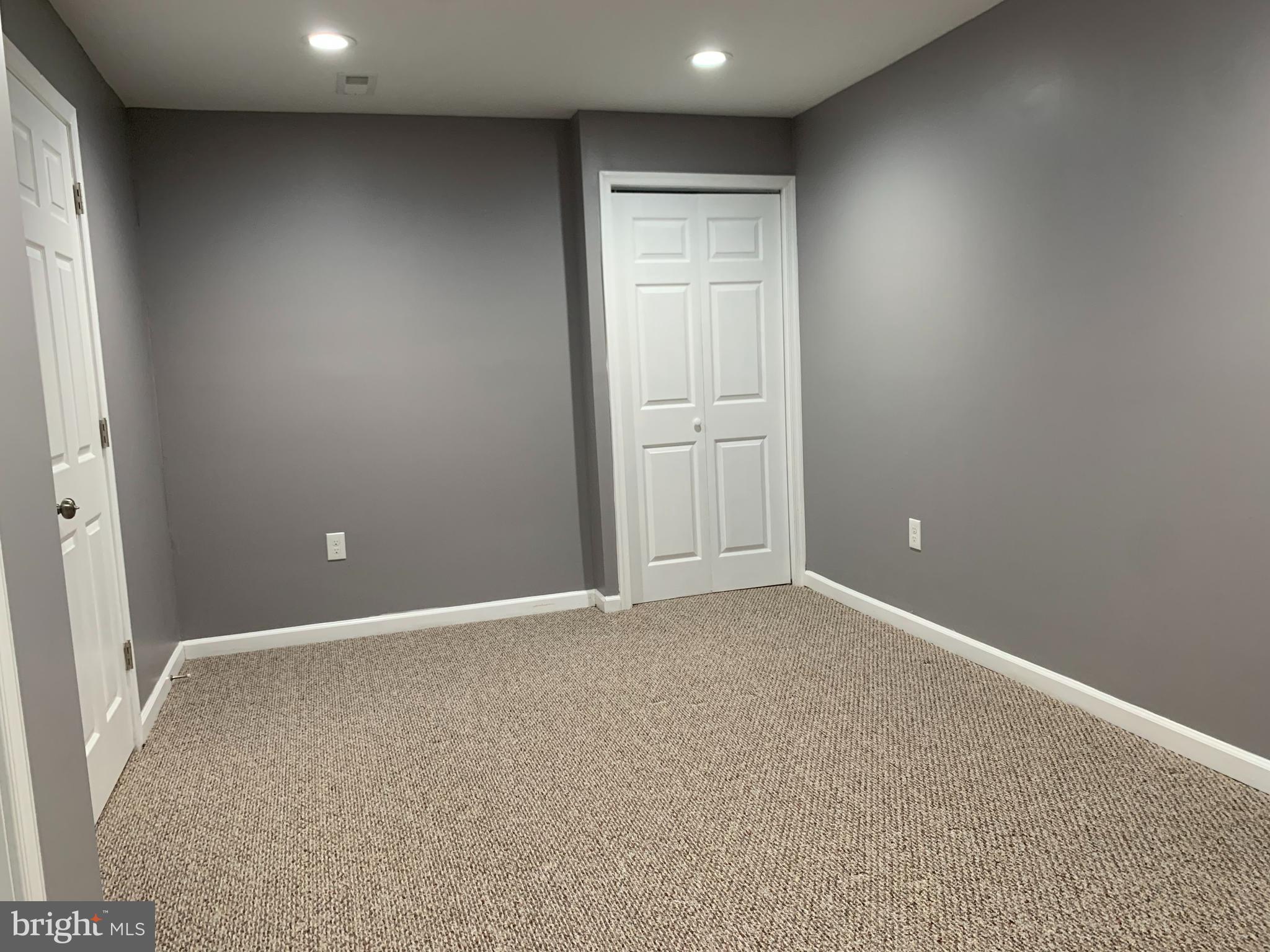 AUTUMN VIEW - Residential Lease