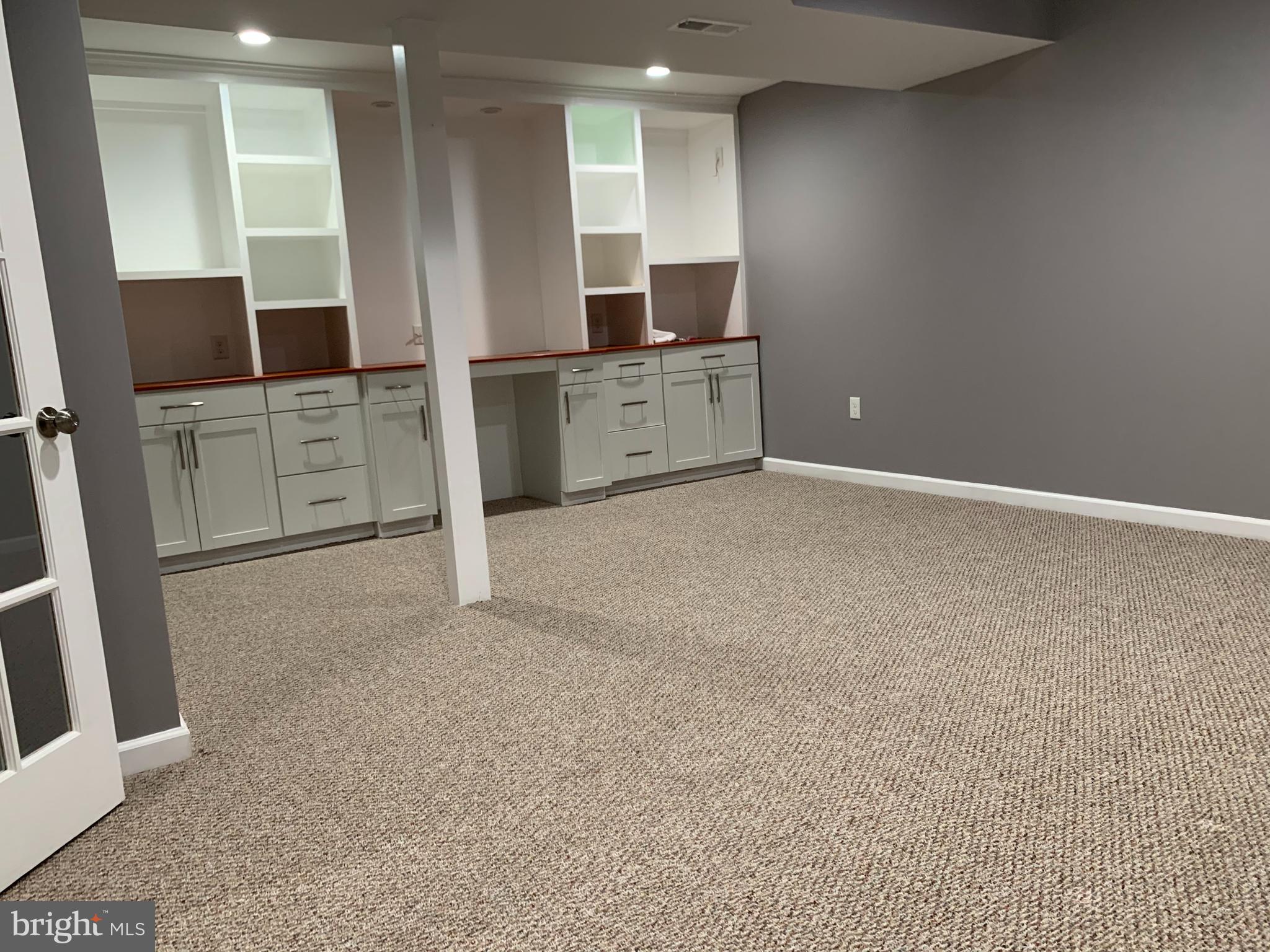 AUTUMN VIEW - Residential Lease