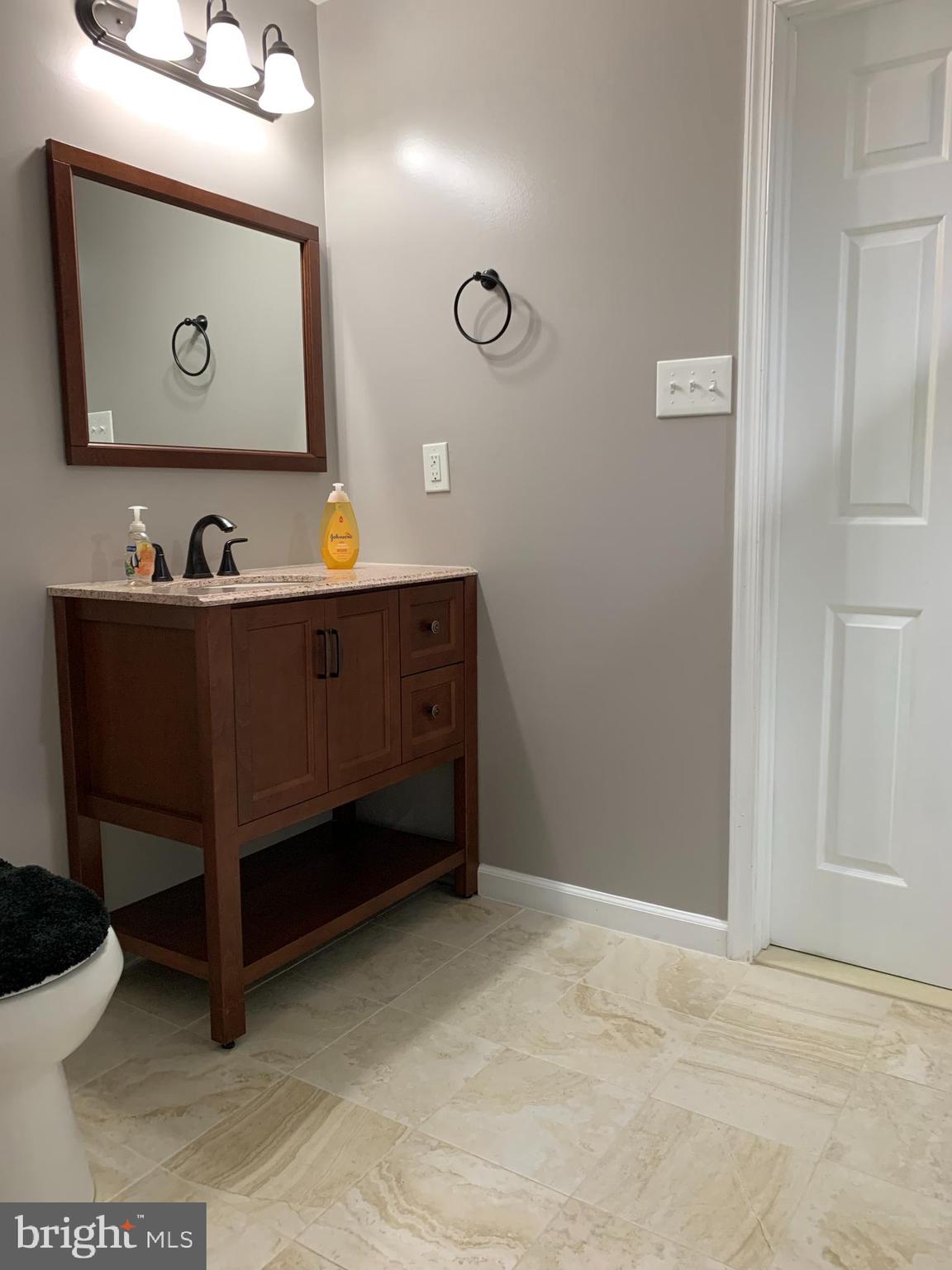 AUTUMN VIEW - Residential Lease