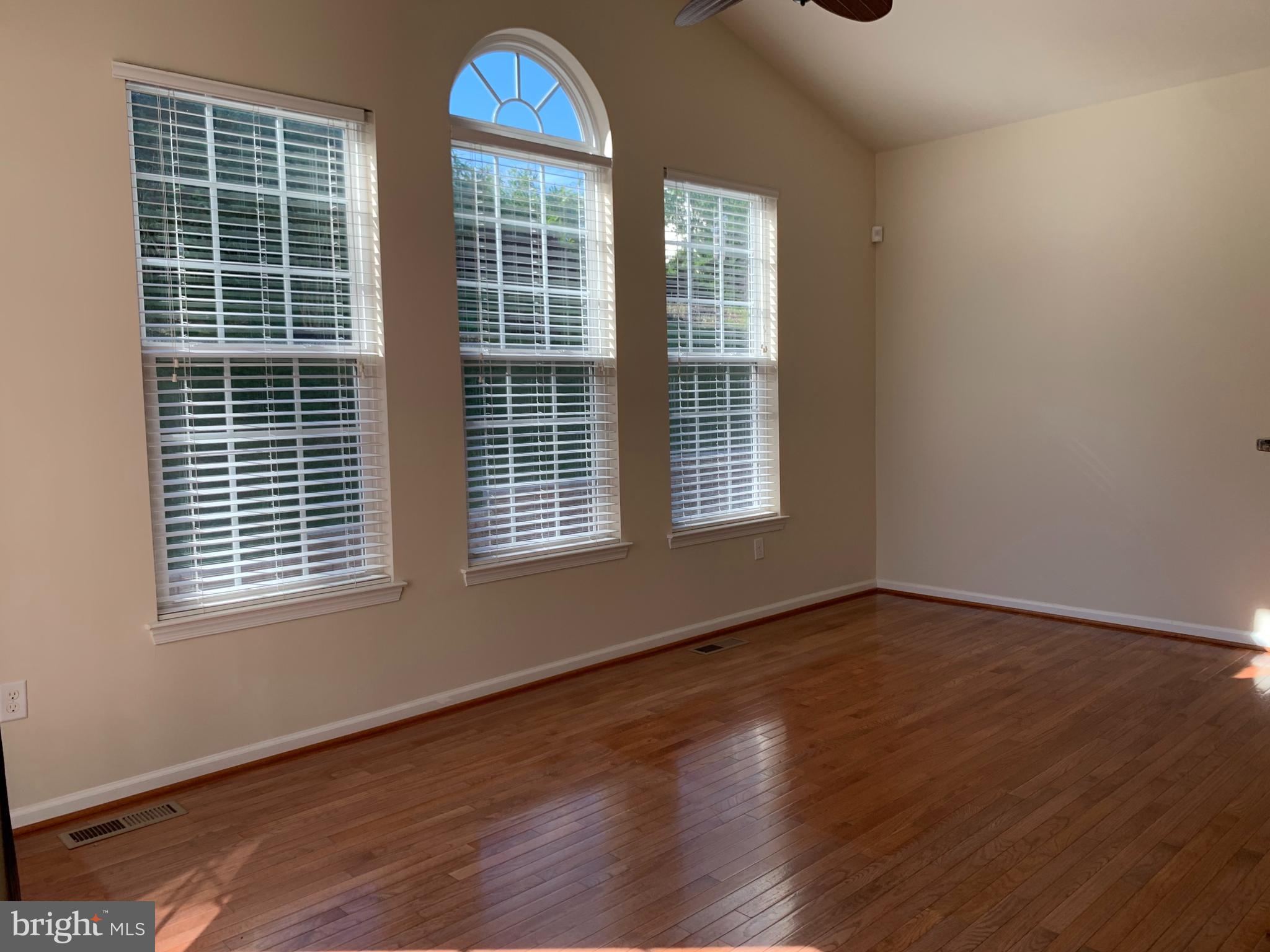 AUTUMN VIEW - Residential Lease