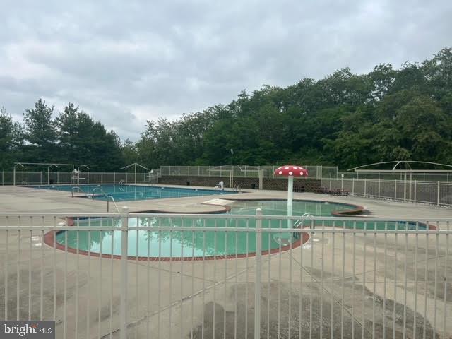 AUTUMN VIEW - Residential Lease