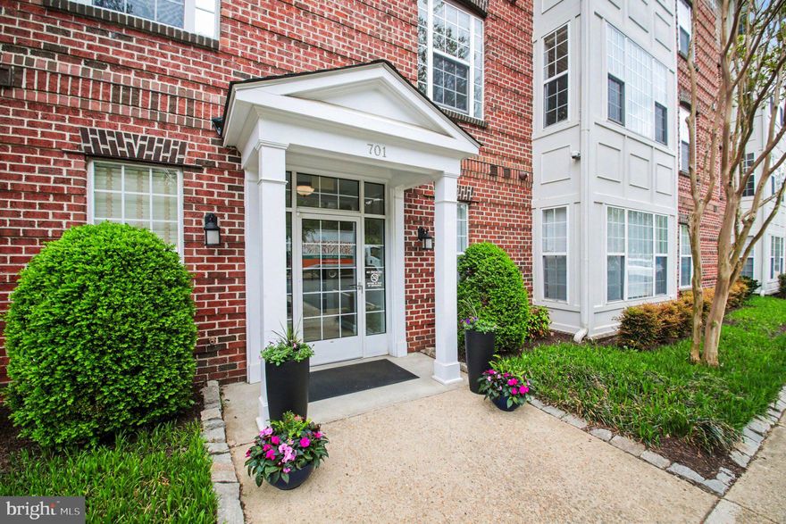 Discover this charming 1-bedroom, 1.5-bathroom first floor unit in the desirable Cobblestone Square community in downtown Fredericksburg. Built in 2007, this home features an open floor plan, perfect for modern living. Freshly painted throughout this unit is move-in ready! Enjoy upgraded countertops and kitchen cabinets and stainless steel appliances enhancing the sophisticated ambiance. The spacious breakfast and dining areas are ideal for entertaining.  A cozy fireplace with glass doors adds warmth to the living space. Additional highlights include wood floors, an entry-level bedroom, and a primary bath for added comfort. The unit offers washer/dryer for your convenience and additional storage in basement.  Community amenities include an building elevator, refreshing pool, clubhouse & fitness center. Parking is available with assigned space right outside the building. Experience the perfect blend of comfort and style in this excellent condition property! Excellent location for commuting next door to train station and VRE.  All this and located in the heart of Historic City of Fredericksburg walking distance to downtown shopping and dining.