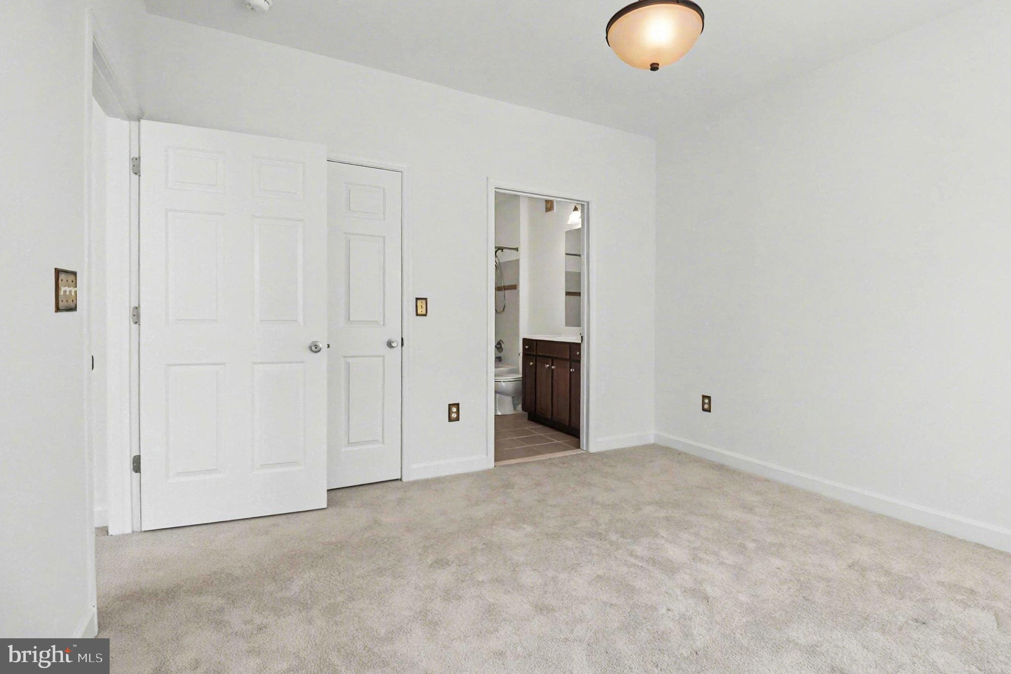 COBBLESTONE SQUARE - Residential